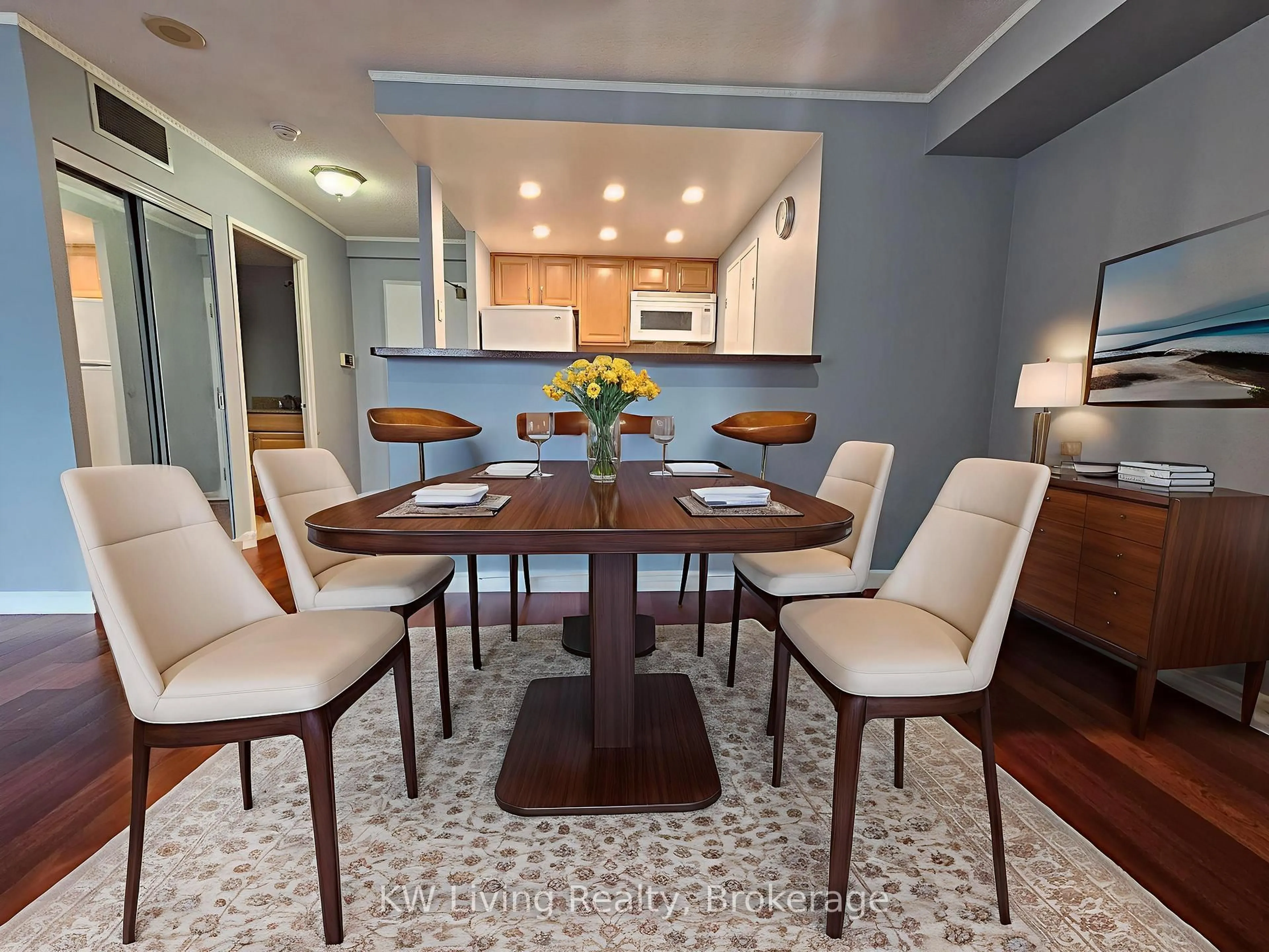 Dining room, wood/laminate floor for 265 Enfield Pl #1502, Mississauga Ontario L5B 3Y7