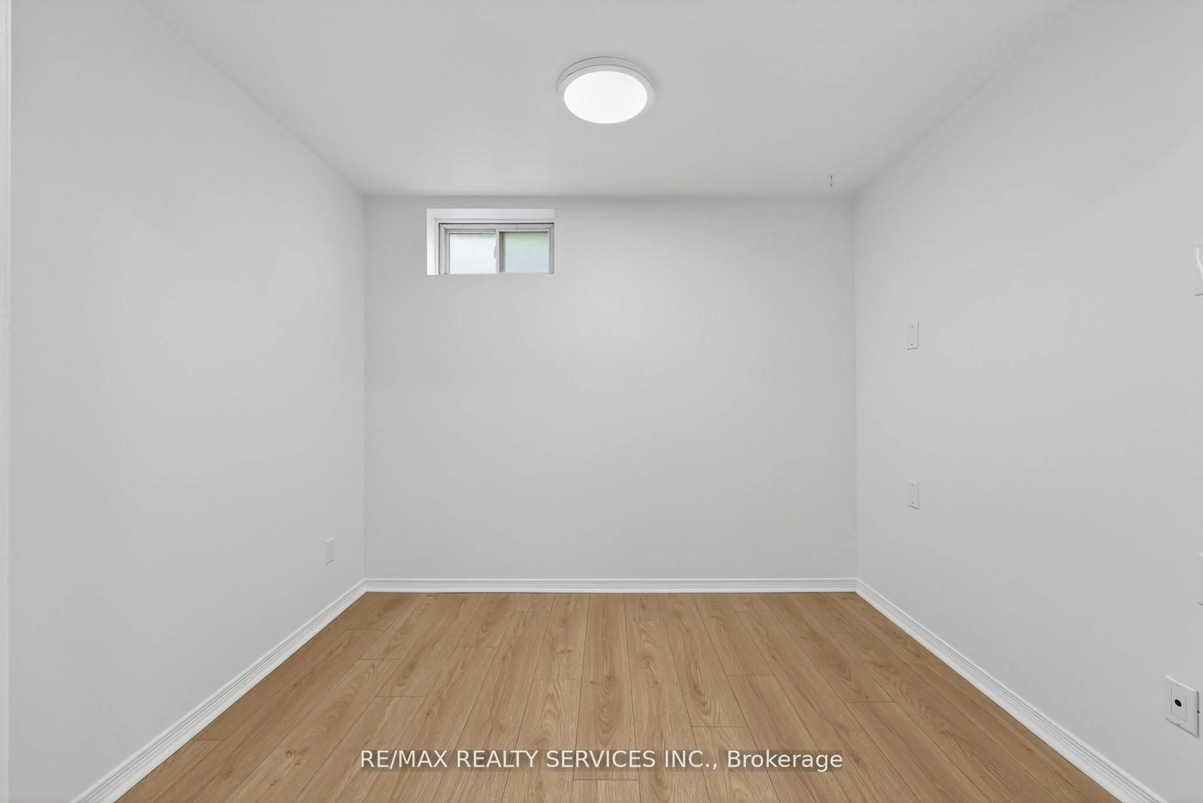 A pic of a room for 150 Royal Valley Dr, Caledon Ontario L7C 1B3