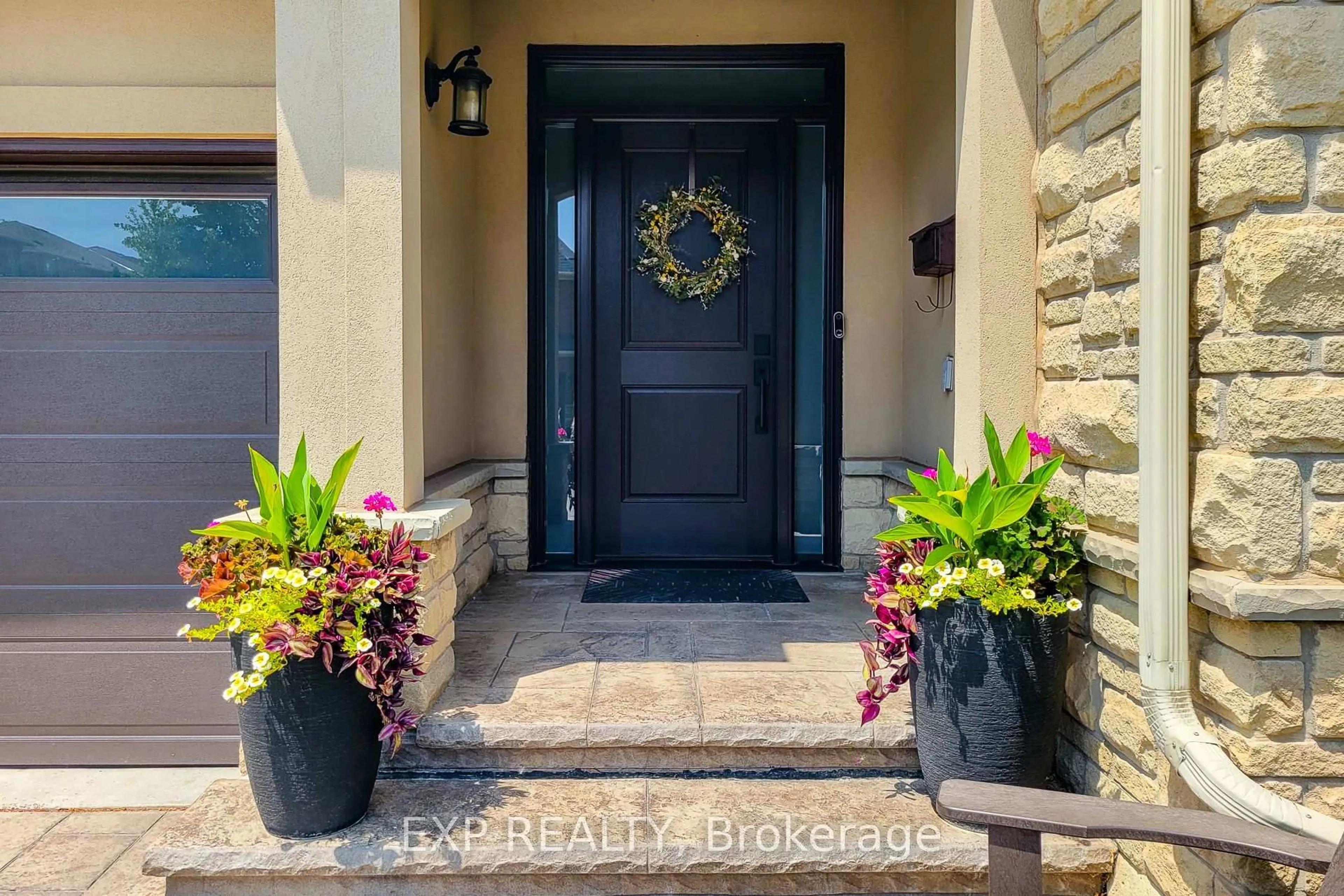 Indoor entryway for 2270 Littondale Lane, Oakville Ontario L6M 0B7