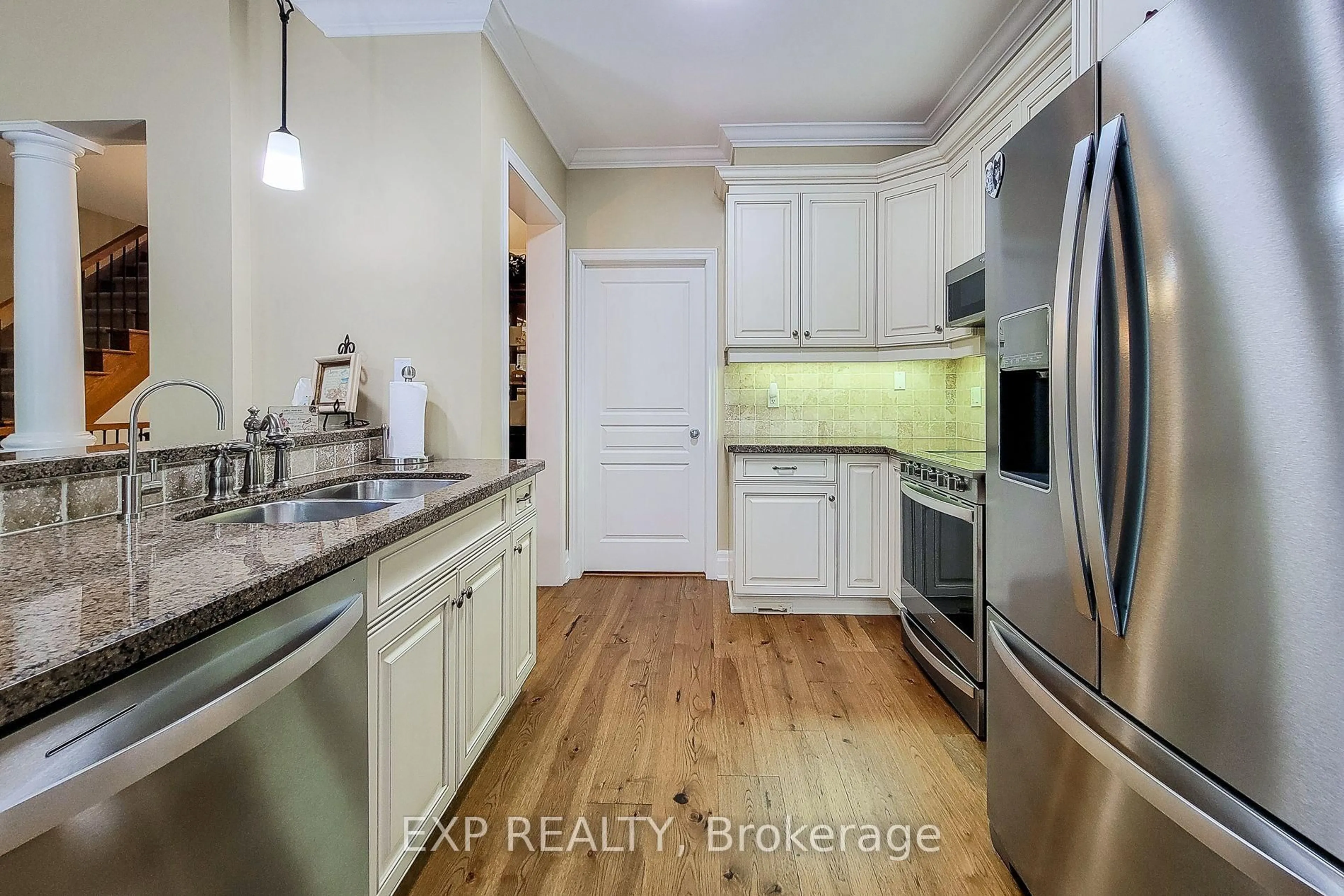 Open concept kitchen, unknown for 2270 Littondale Lane, Oakville Ontario L6M 0B7