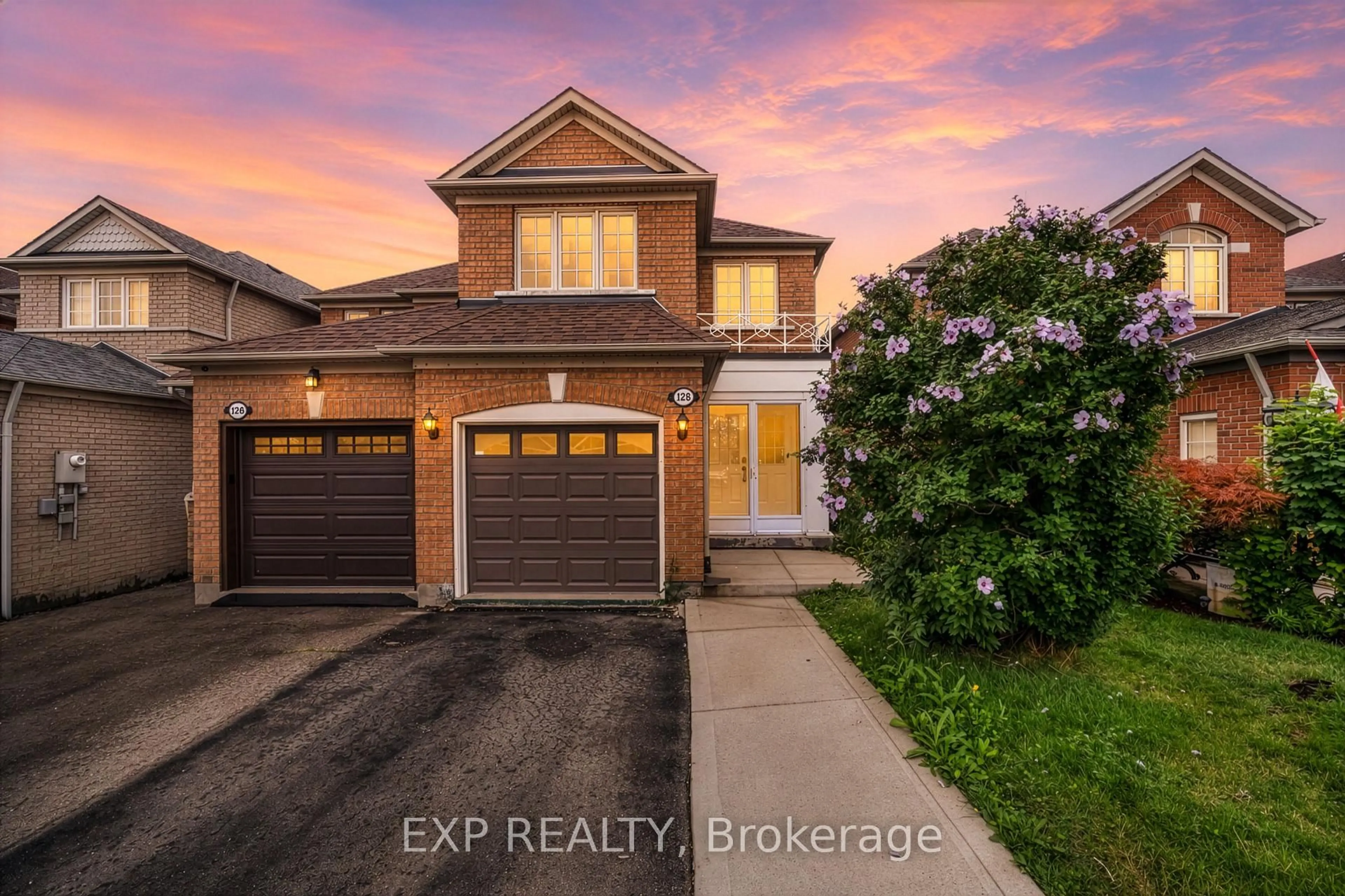 A pic from outside/outdoor area/front of a property/back of a property/a pic from drone, street for 128 Olympia Cres, Brampton Ontario L6X 4W3