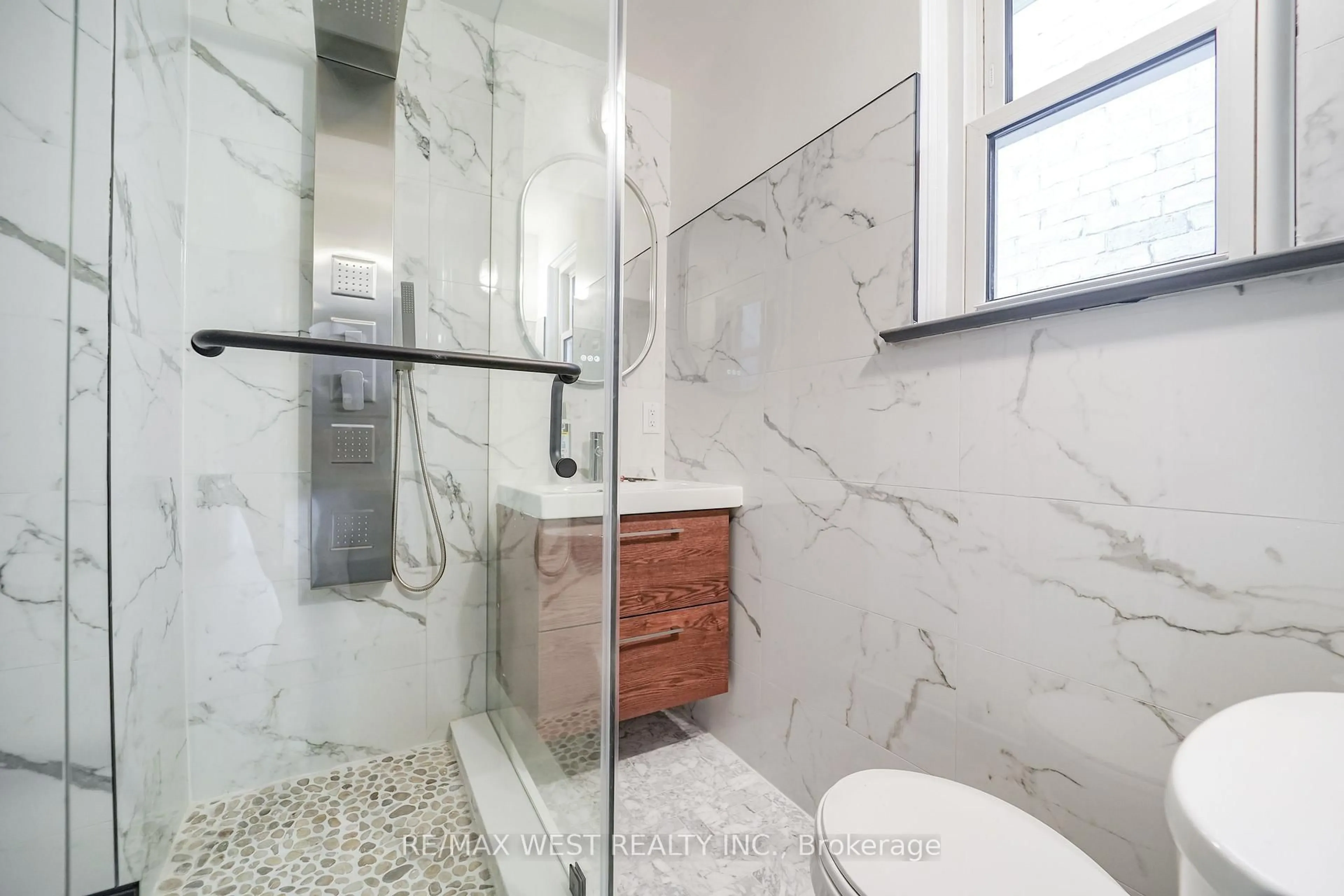 Contemporary bathroom, ceramic/tile floor for 91 Twenty Second St, Toronto Ontario M8V 3M3