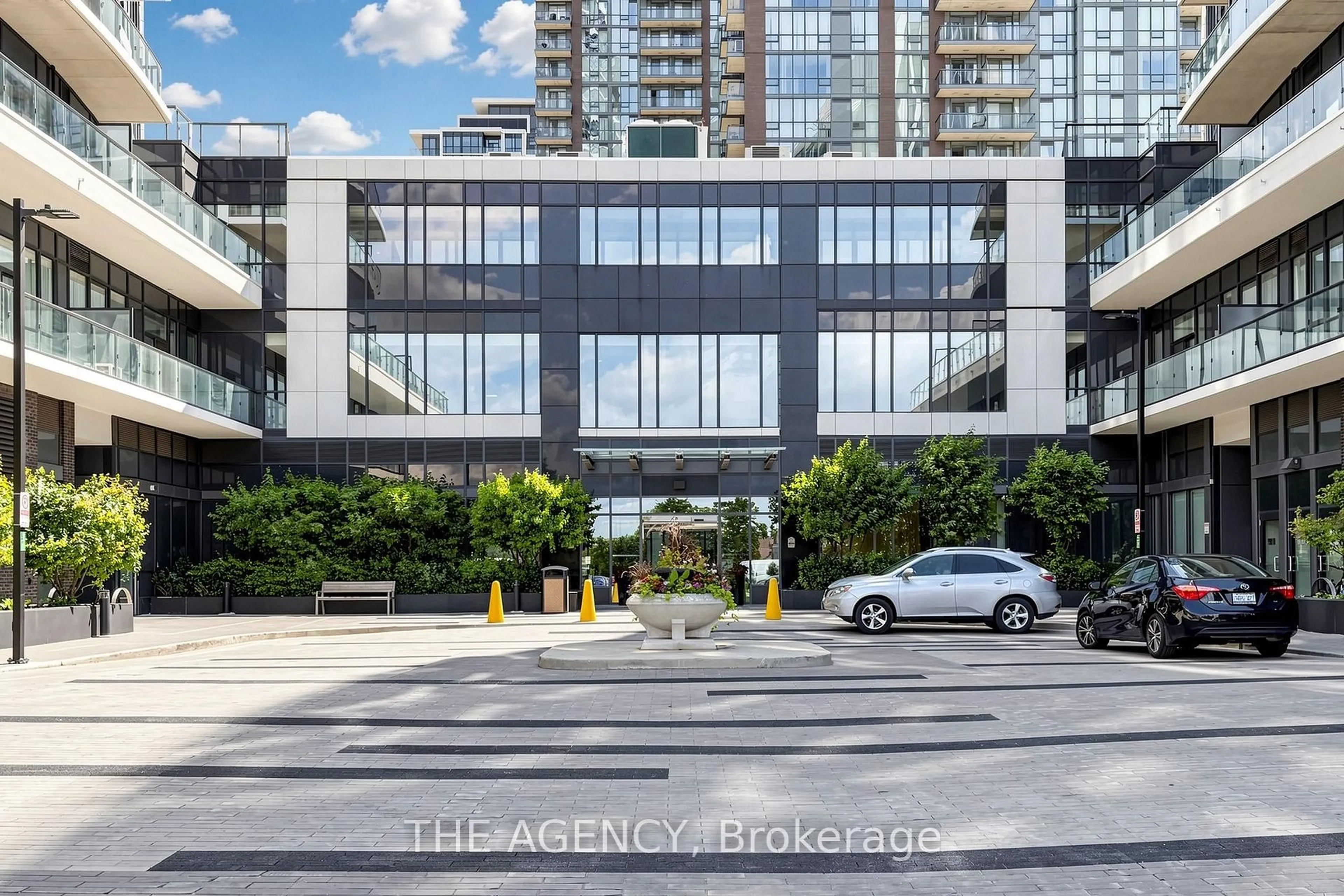 Indoor foyer for 65 Watergarden Dr #1404, Mississauga Ontario L5R 0G9
