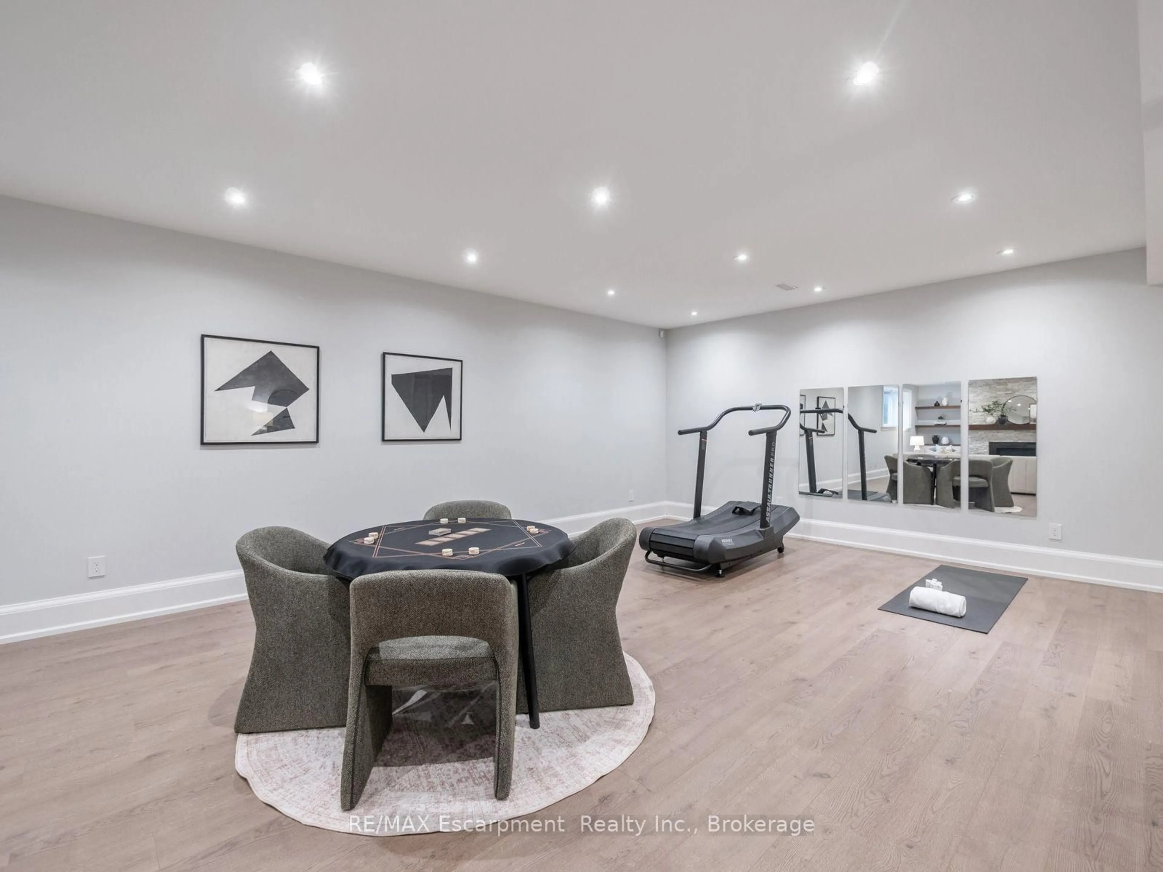 Gym or fitness room for 1077 Bridge Rd, Oakville Ontario L6L 2B6