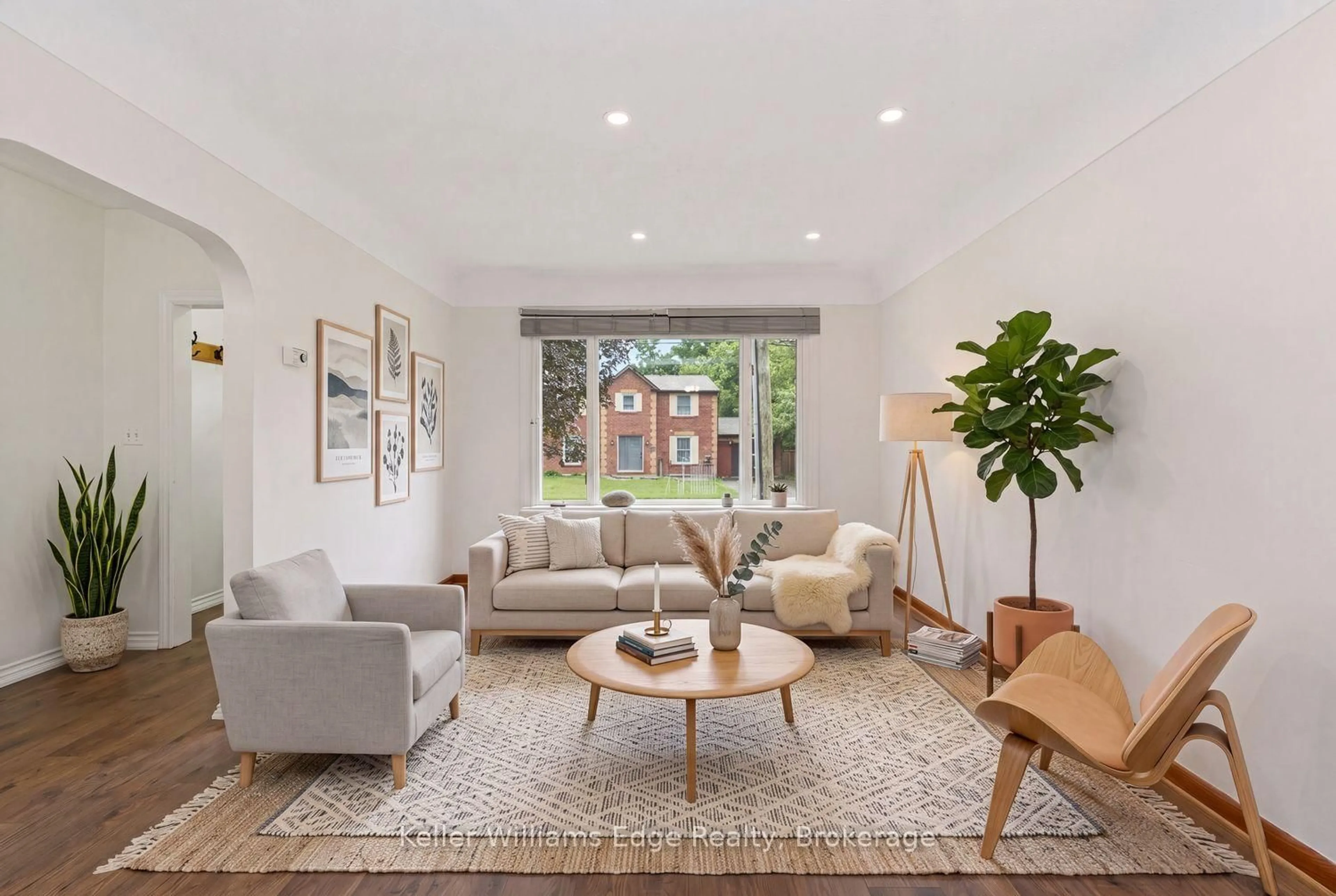 Living room with furniture, unknown for 292 Mill St, Halton Hills Ontario L7J 1J9