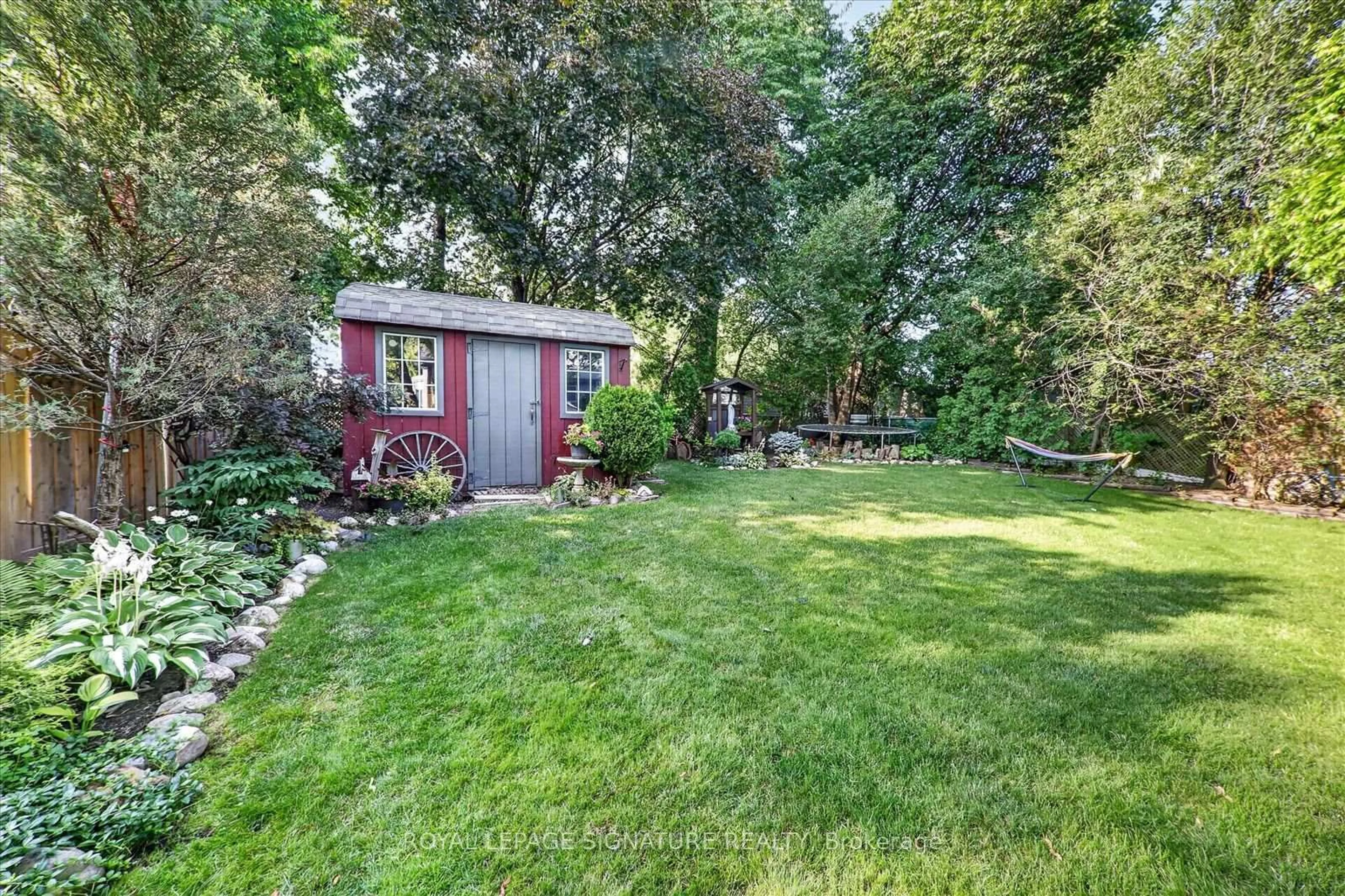 Shed for 62 Massey St, Brampton Ontario L6S 2W5