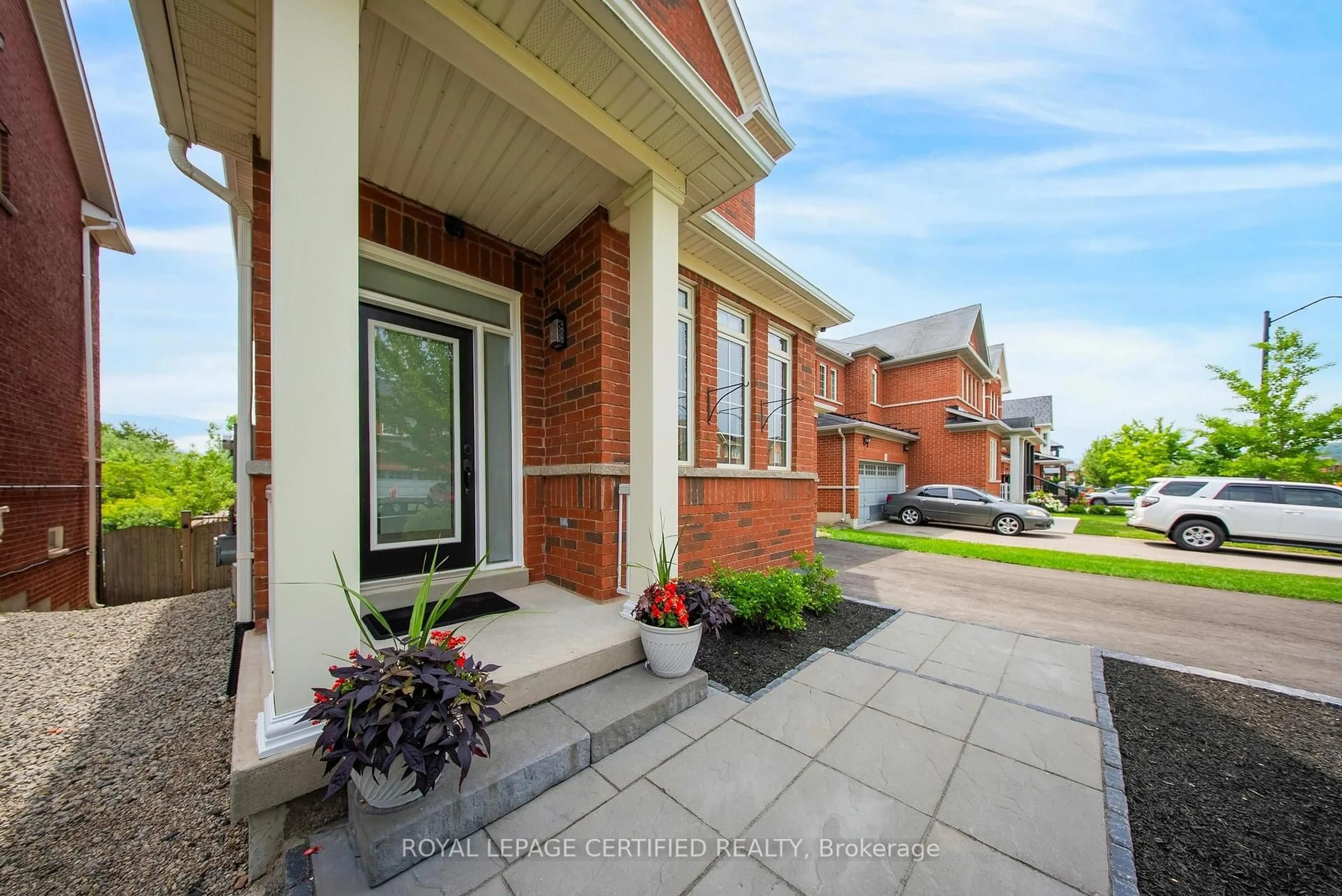 Home with brick exterior material, street for 515 Hinchey Cres, Milton Ontario L9T 7X4
