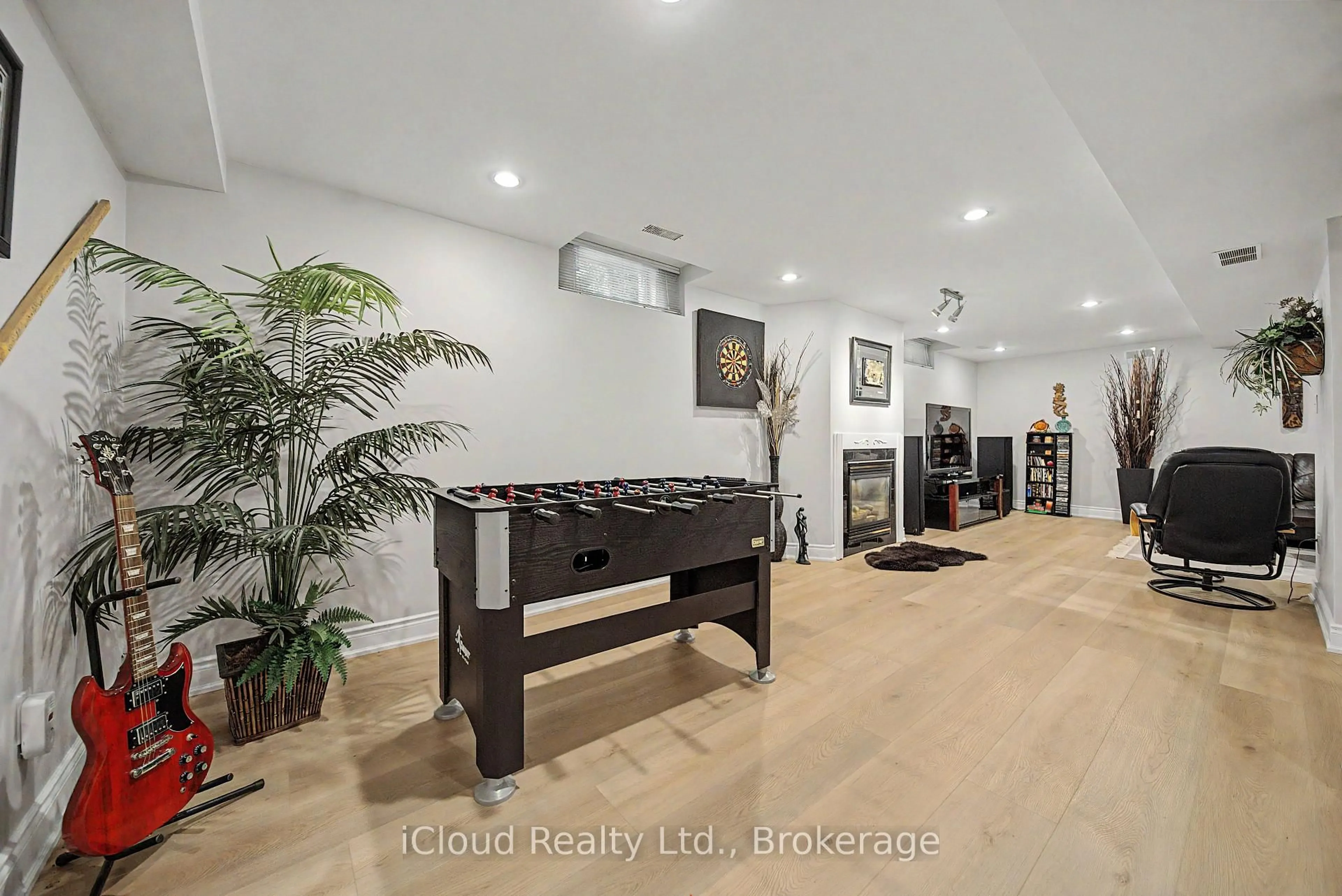 Unknown for 3926 Baggins Crt, Mississauga Ontario L5N 7A3