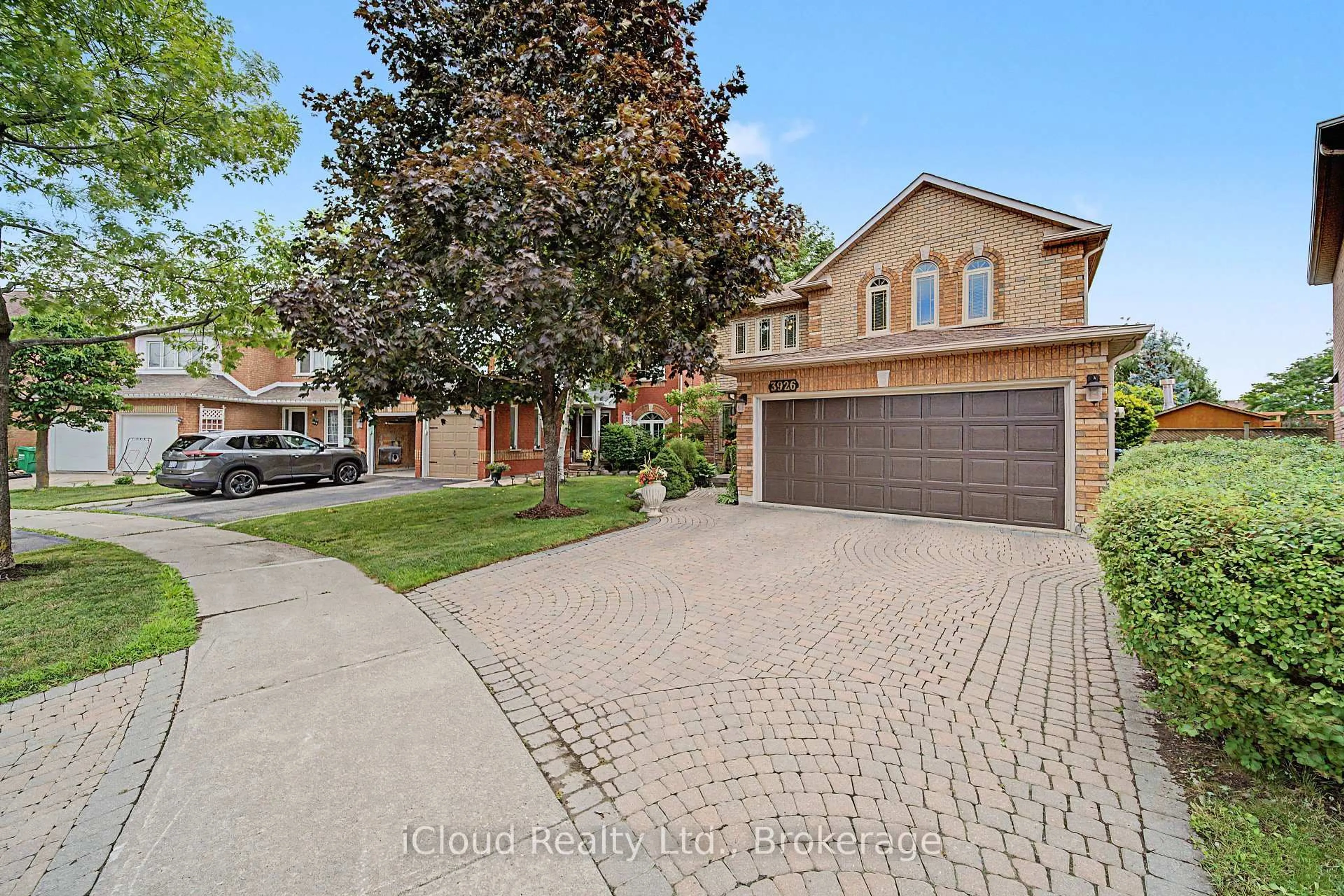Home with brick exterior material, street for 3926 Baggins Crt, Mississauga Ontario L5N 7A3