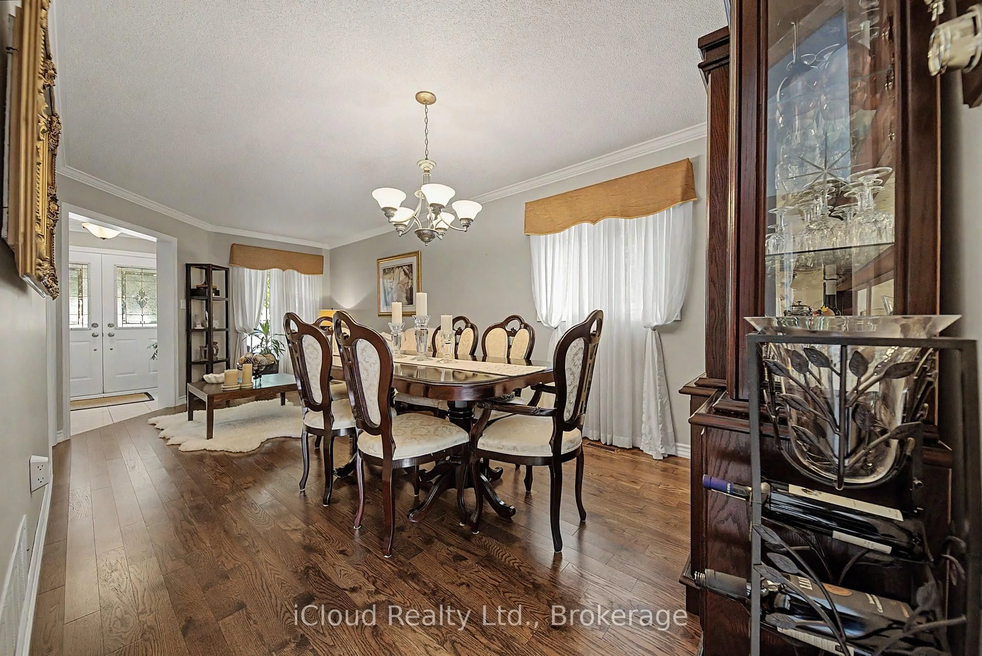 Dining room, unknown for 3926 Baggins Crt, Mississauga Ontario L5N 7A3