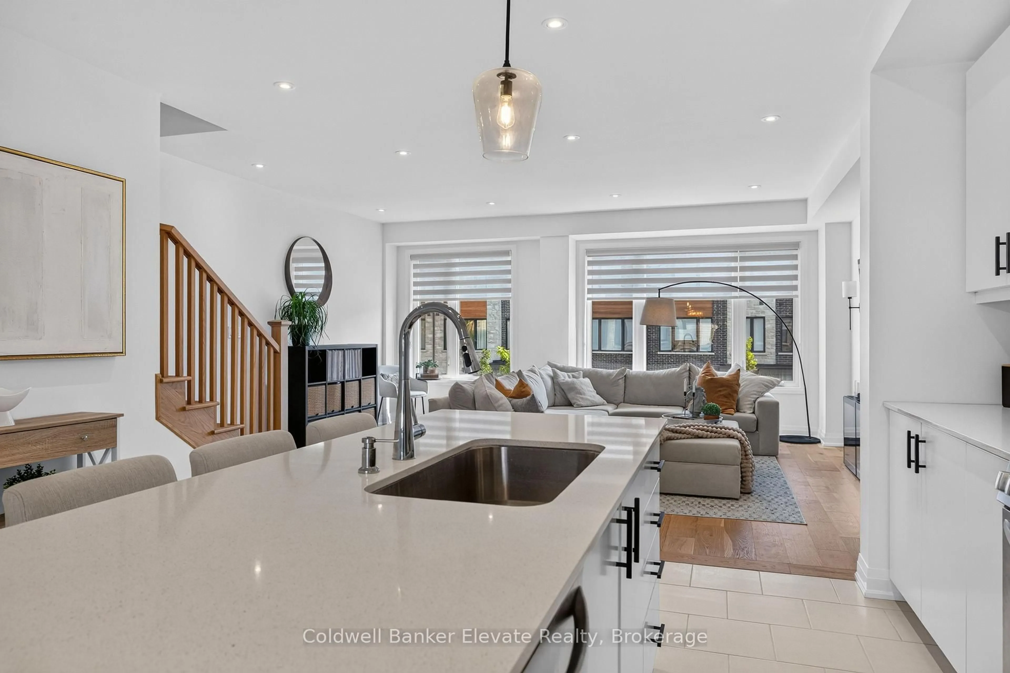 Open concept kitchen, ceramic/tile floor for 76 Windtree Way, Halton Hills Ontario L7G 0P6