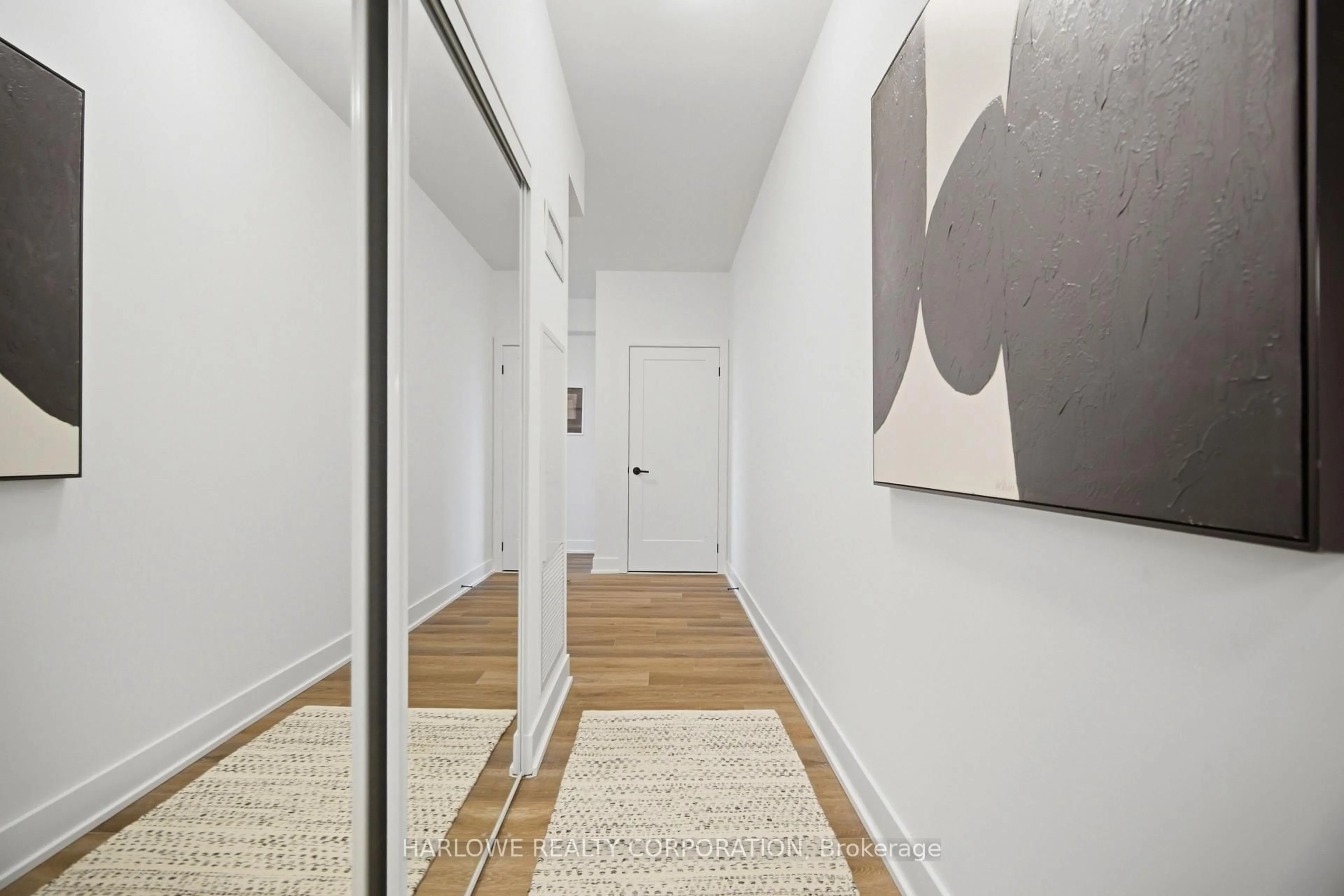 A pic of a room for 2088 James St #1203, Burlington Ontario L7R 0H2