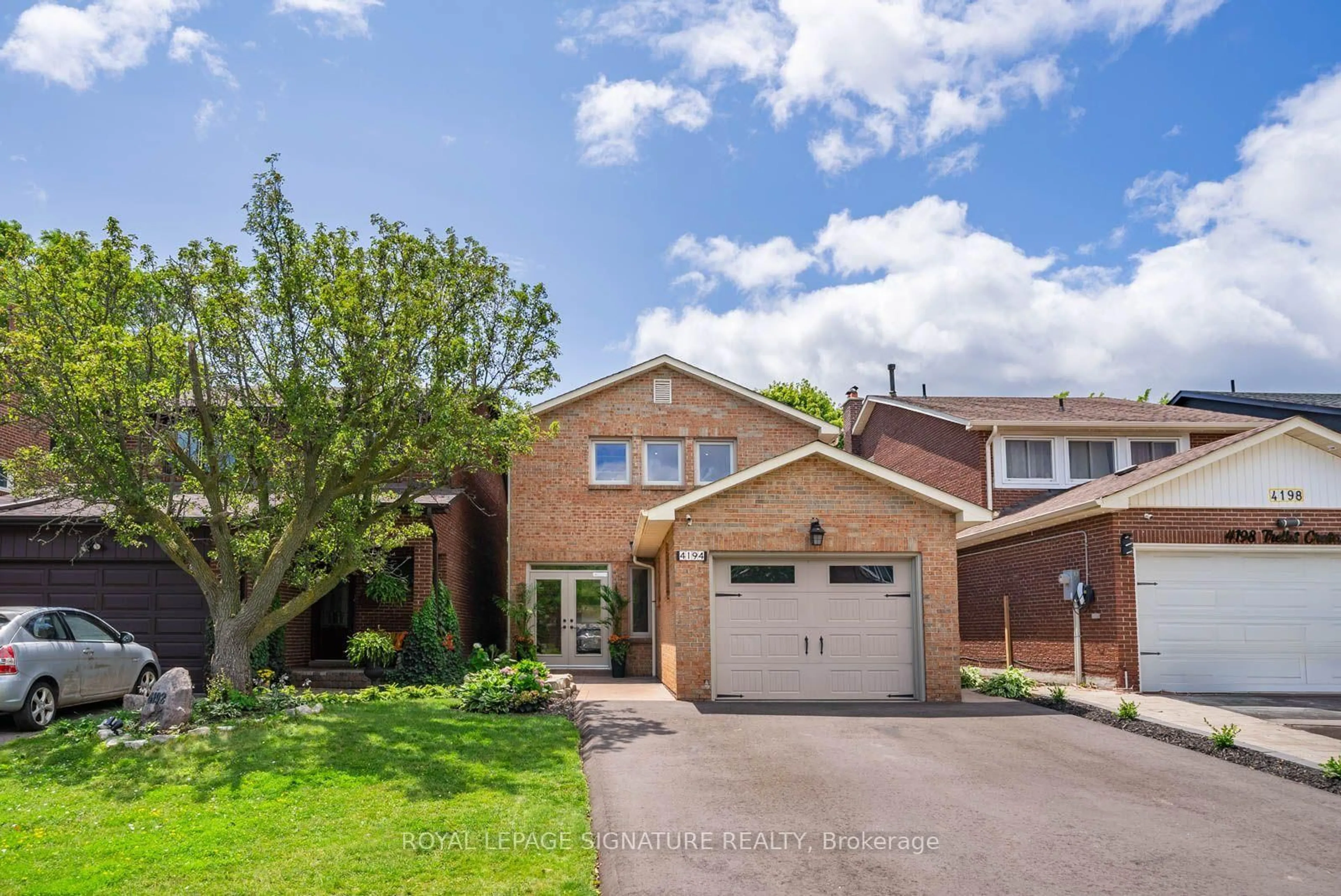 Home with brick exterior material, street for 4194 Trellis Cres, Mississauga Ontario L7L 2M2