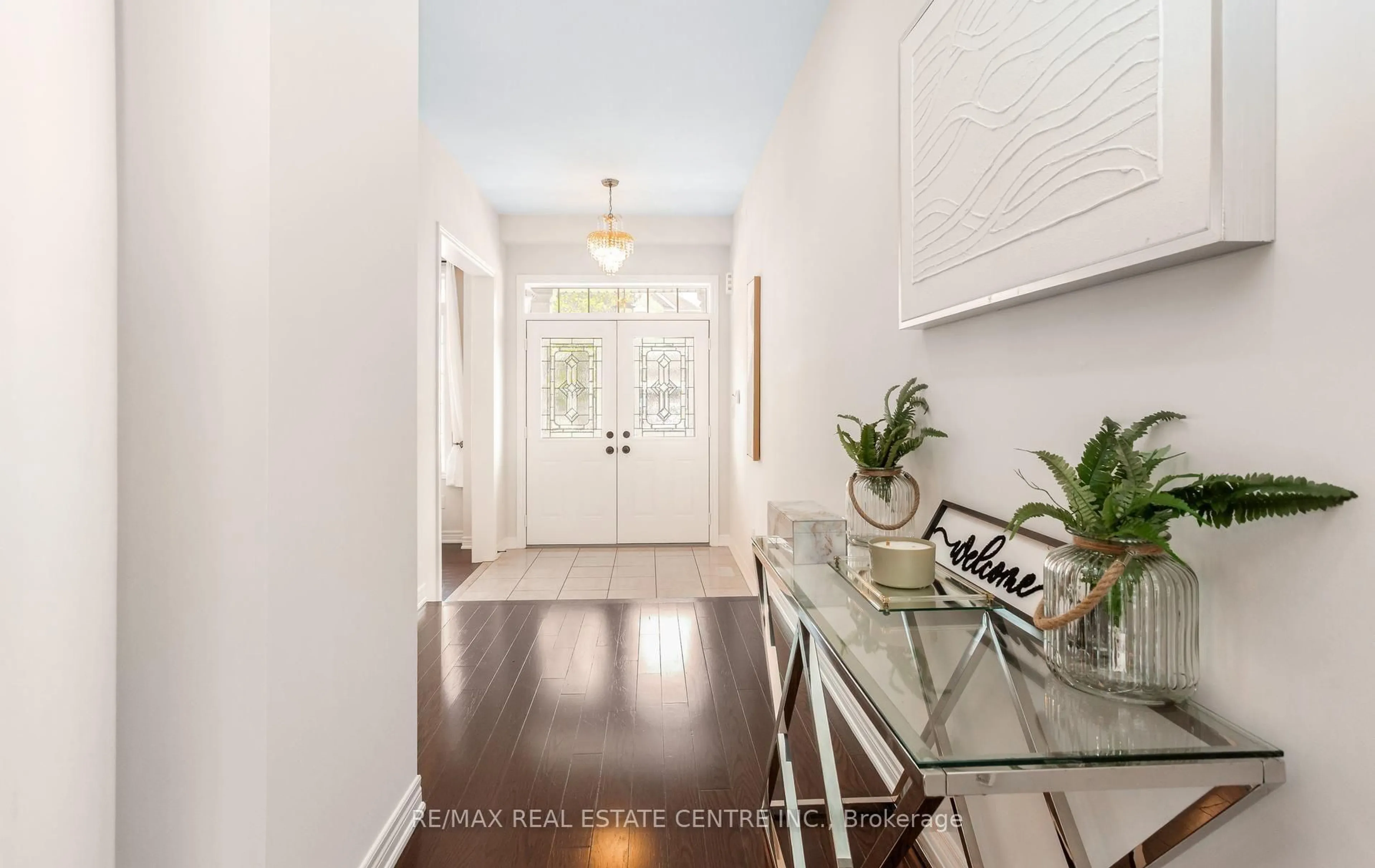Indoor entryway for 4640 Erwin Rd, Burlington Ontario L7M 0L6