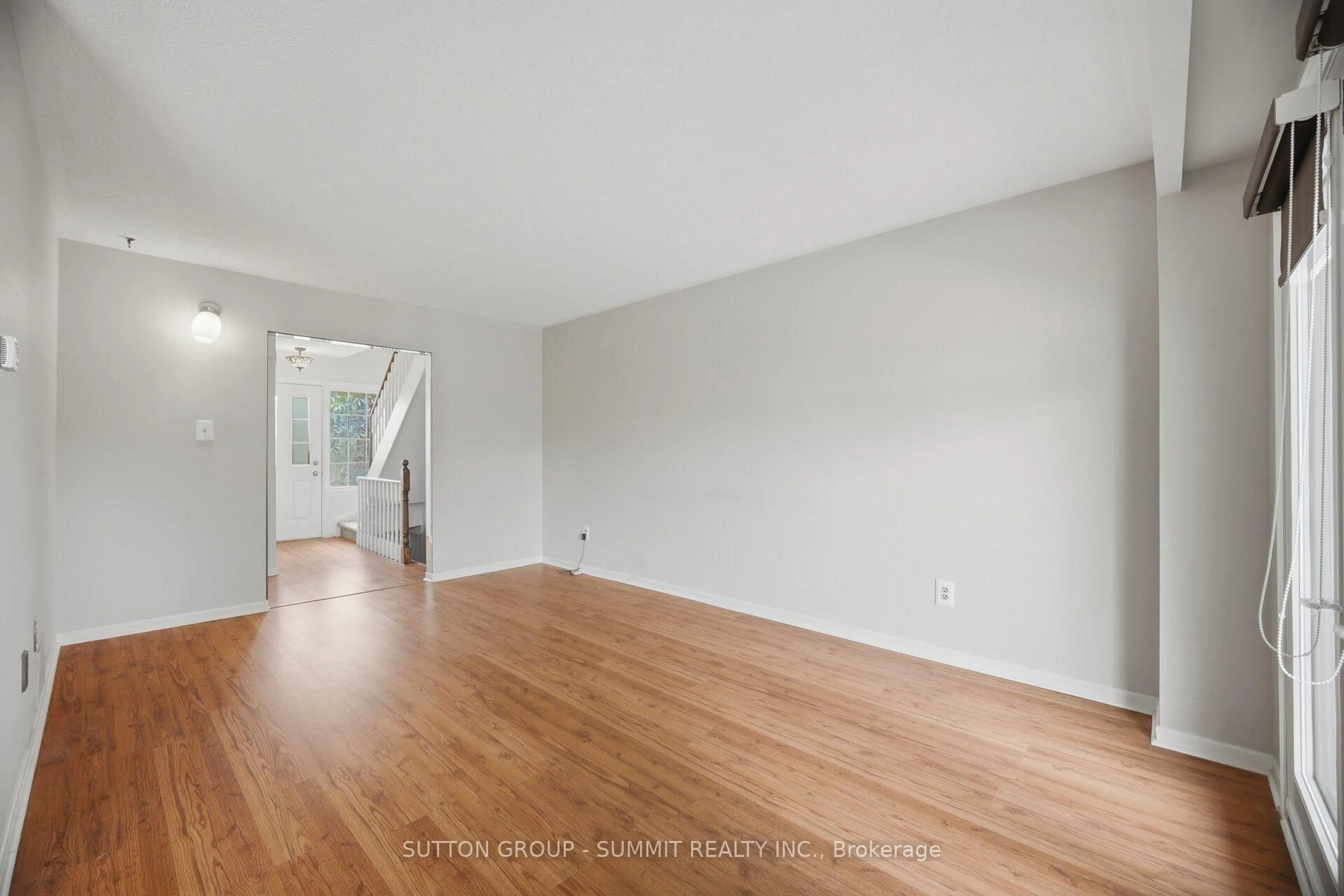 A pic of a room for 667 Green Meadow Cres, Mississauga Ontario L5A 2V3