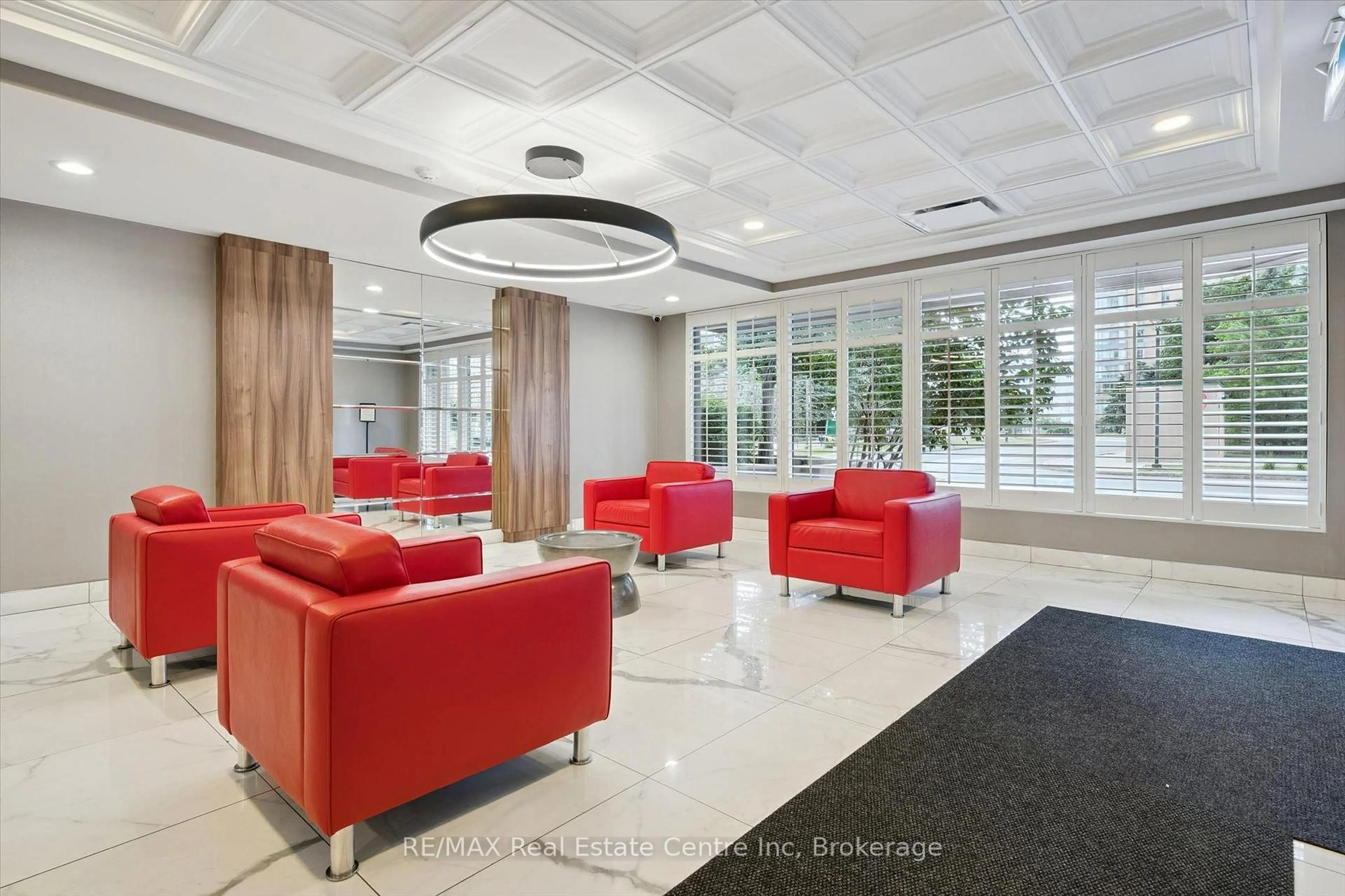 Lobby for 155 HILLCREST Ave #302, Mississauga Ontario L5B 3Z2
