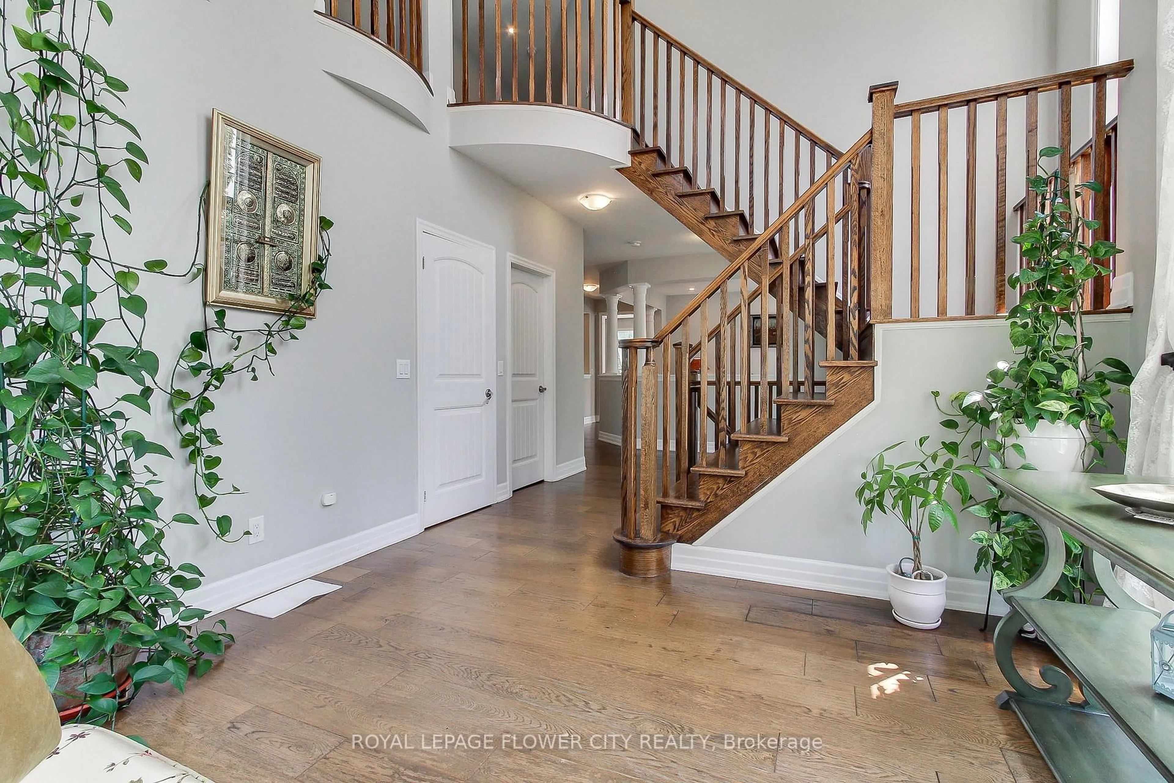 Indoor entryway for 124 Playfair Terr, Milton Ontario L9T 4V1