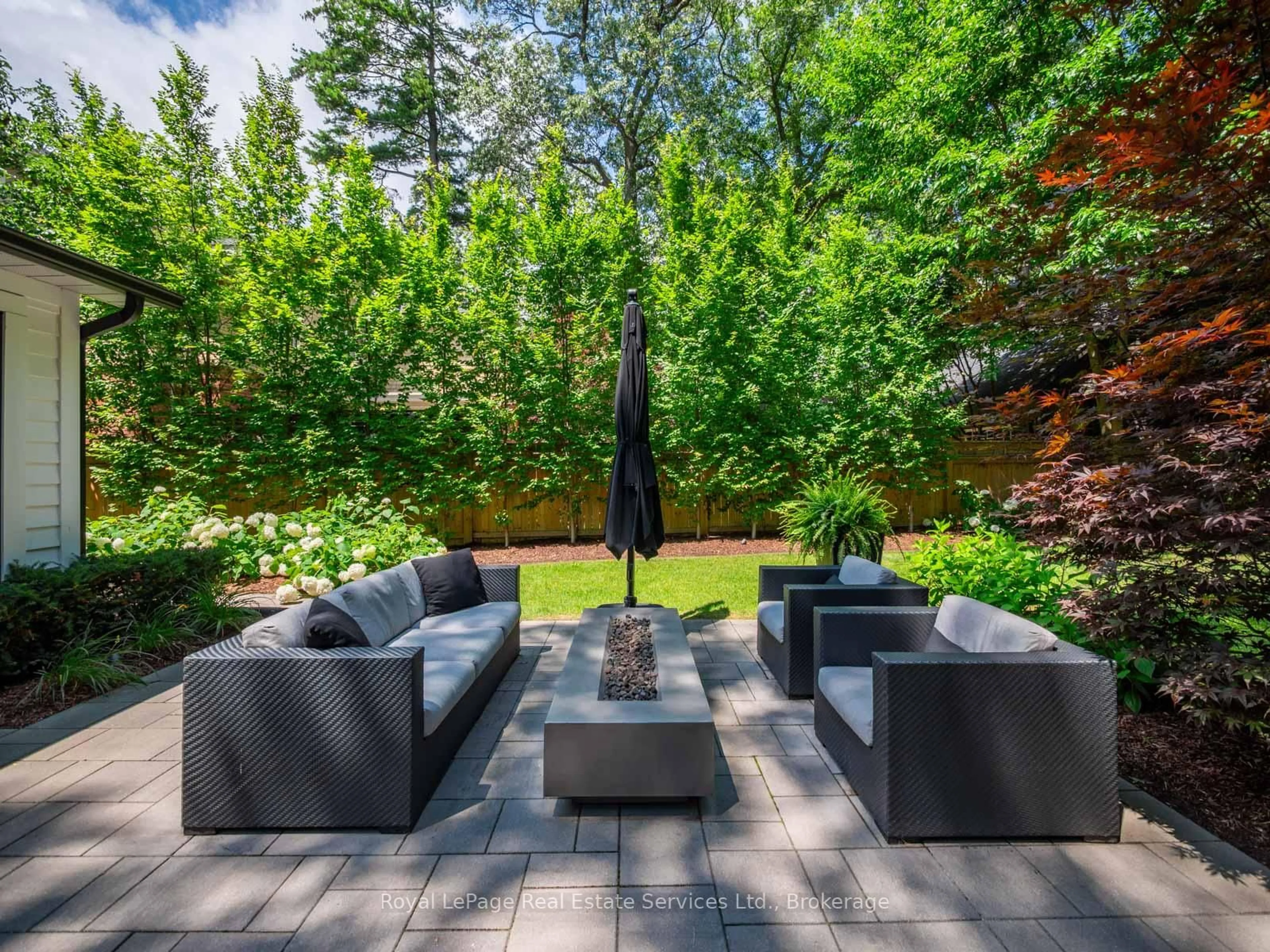 Patio, forest/trees view for 303 Watson Ave, Oakville Ontario L6J 3V3