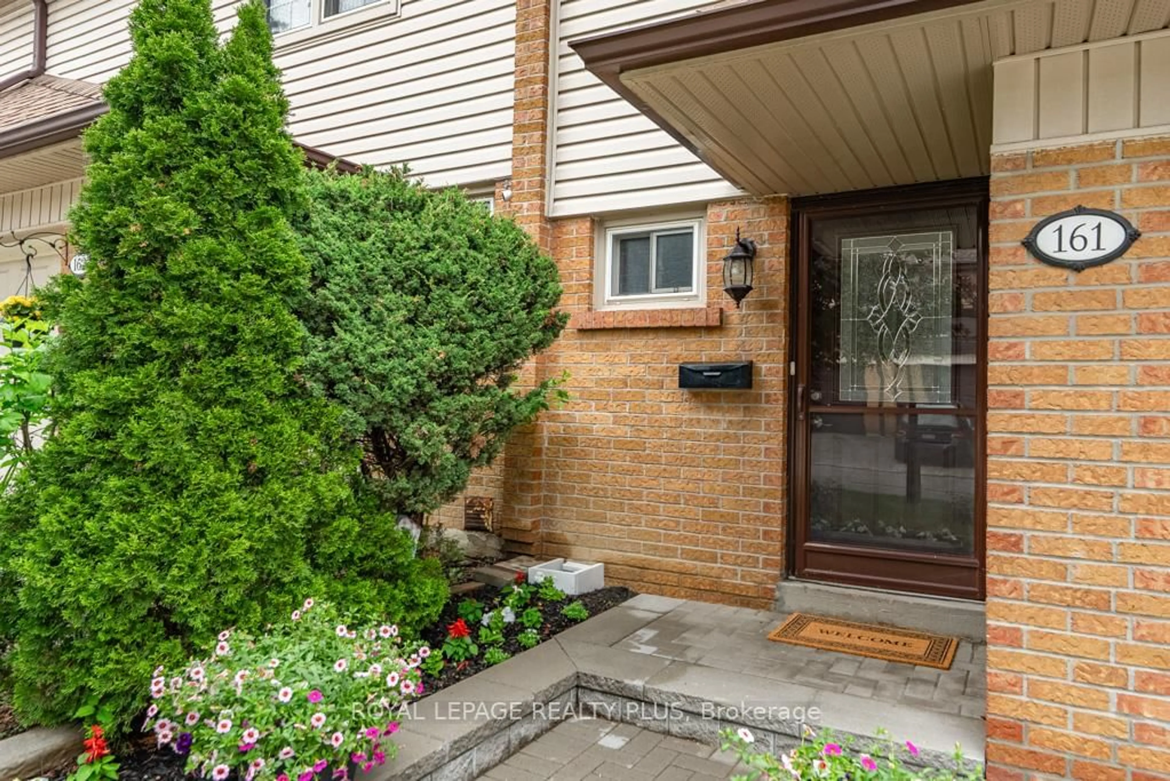 Patio, street for 2120 RATHBURN Rd #161, Mississauga Ontario L4W 2S8