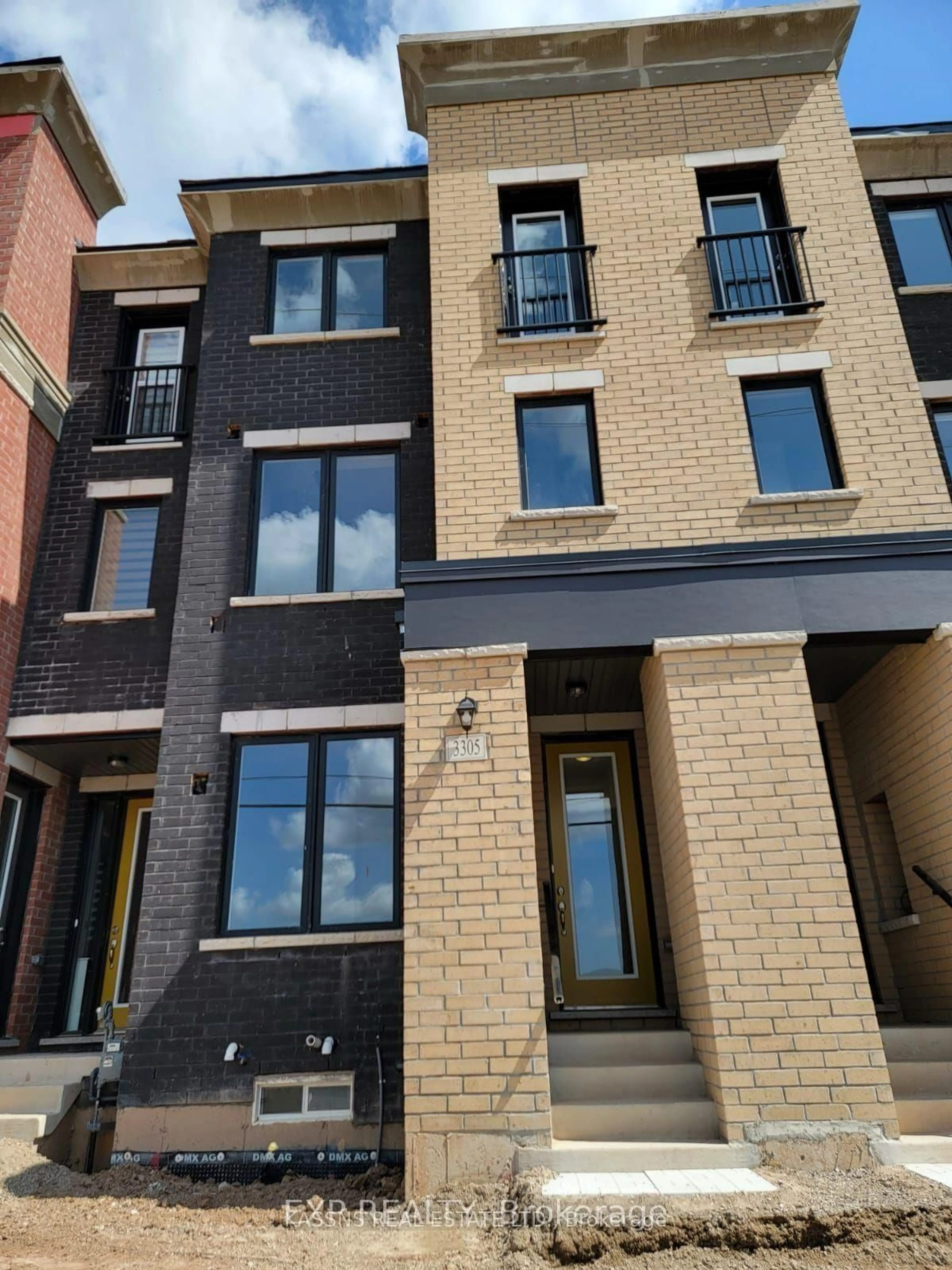 Home with brick exterior material, street for 3305 Sixth Line, Oakville Ontario L6H 0Z6