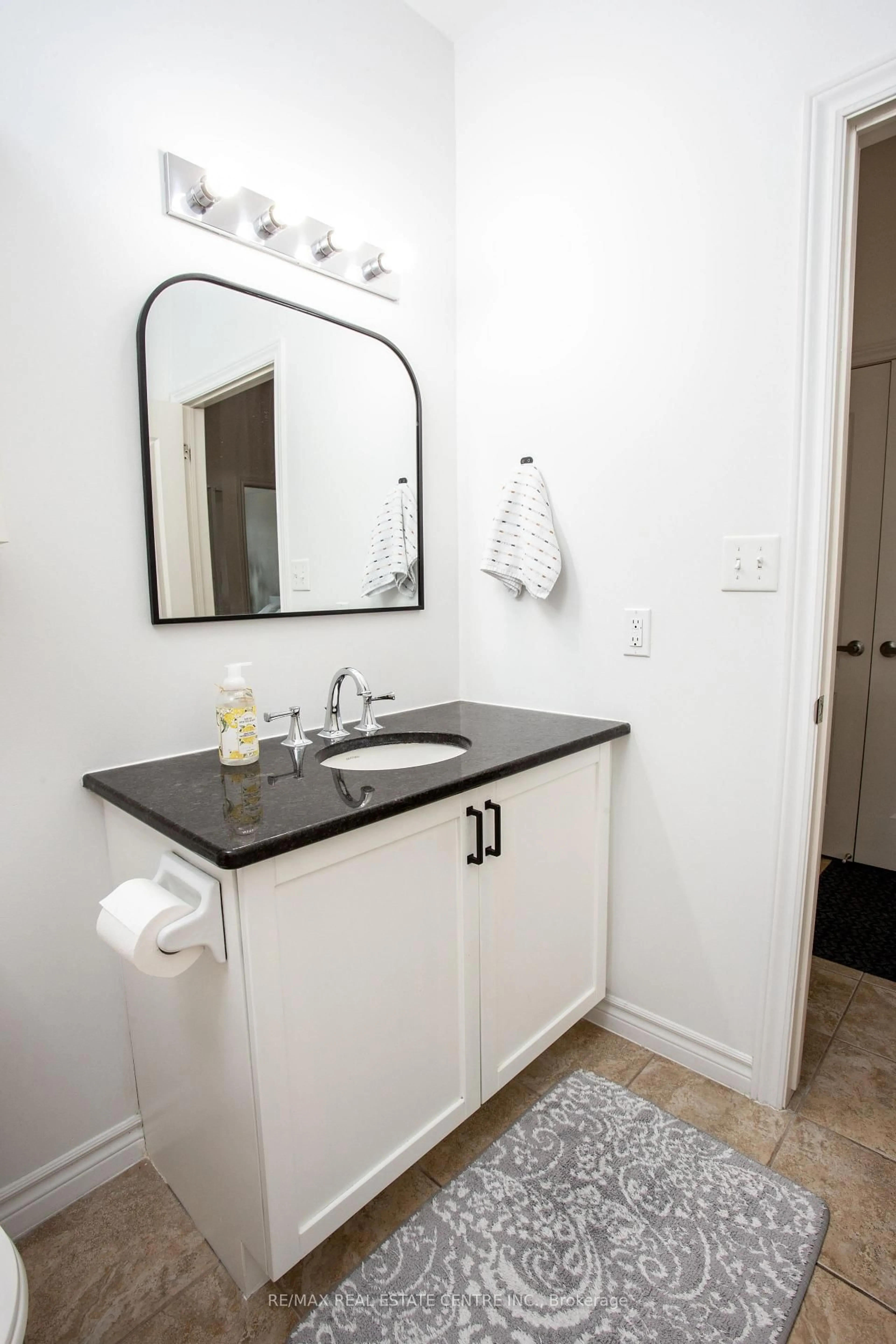 Standard bathroom, ceramic/tile floor for 1460 Main St #412, Milton Ontario L9T 8W5