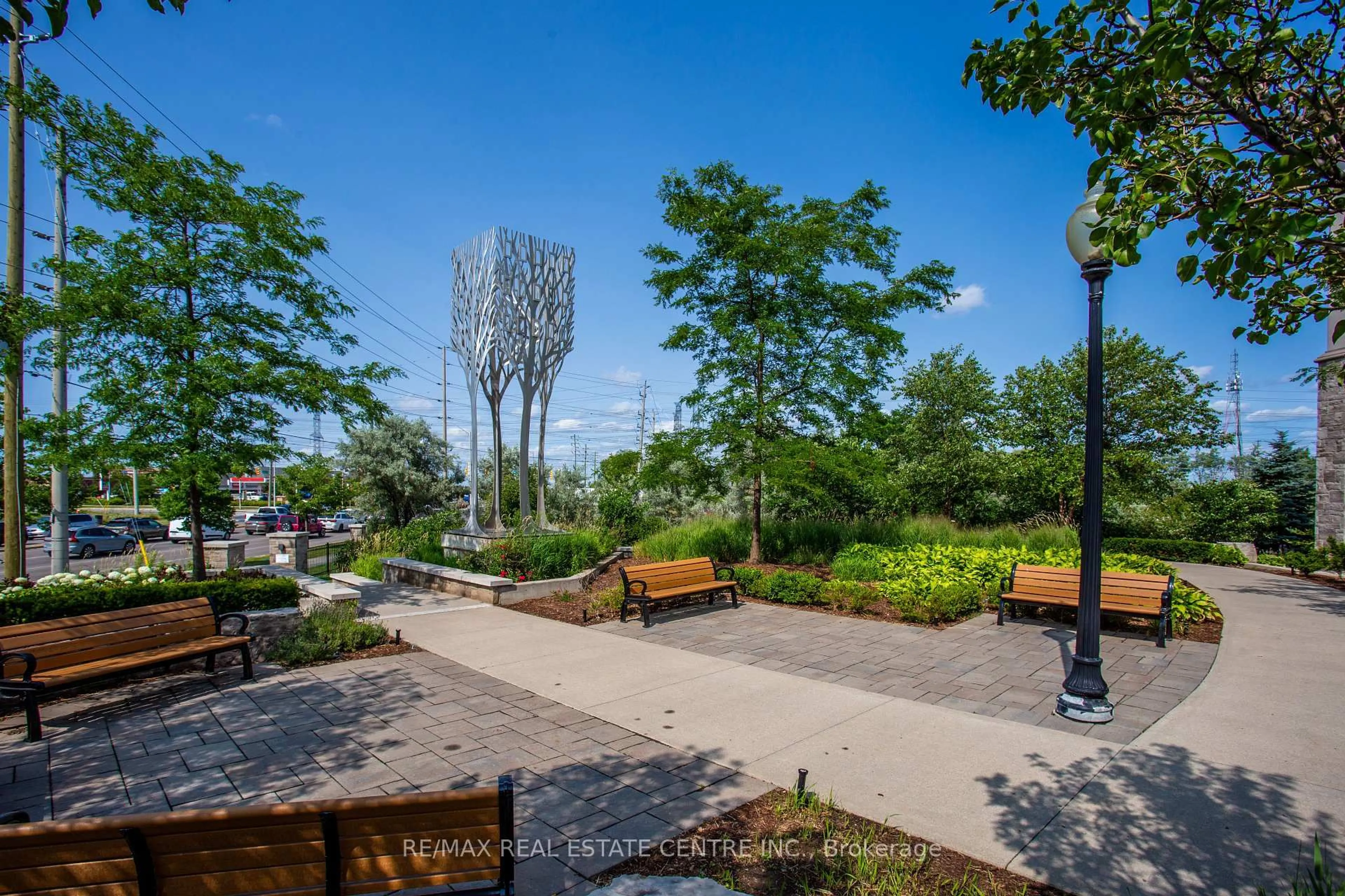 Patio, street for 1460 Main St #412, Milton Ontario L9T 8W5