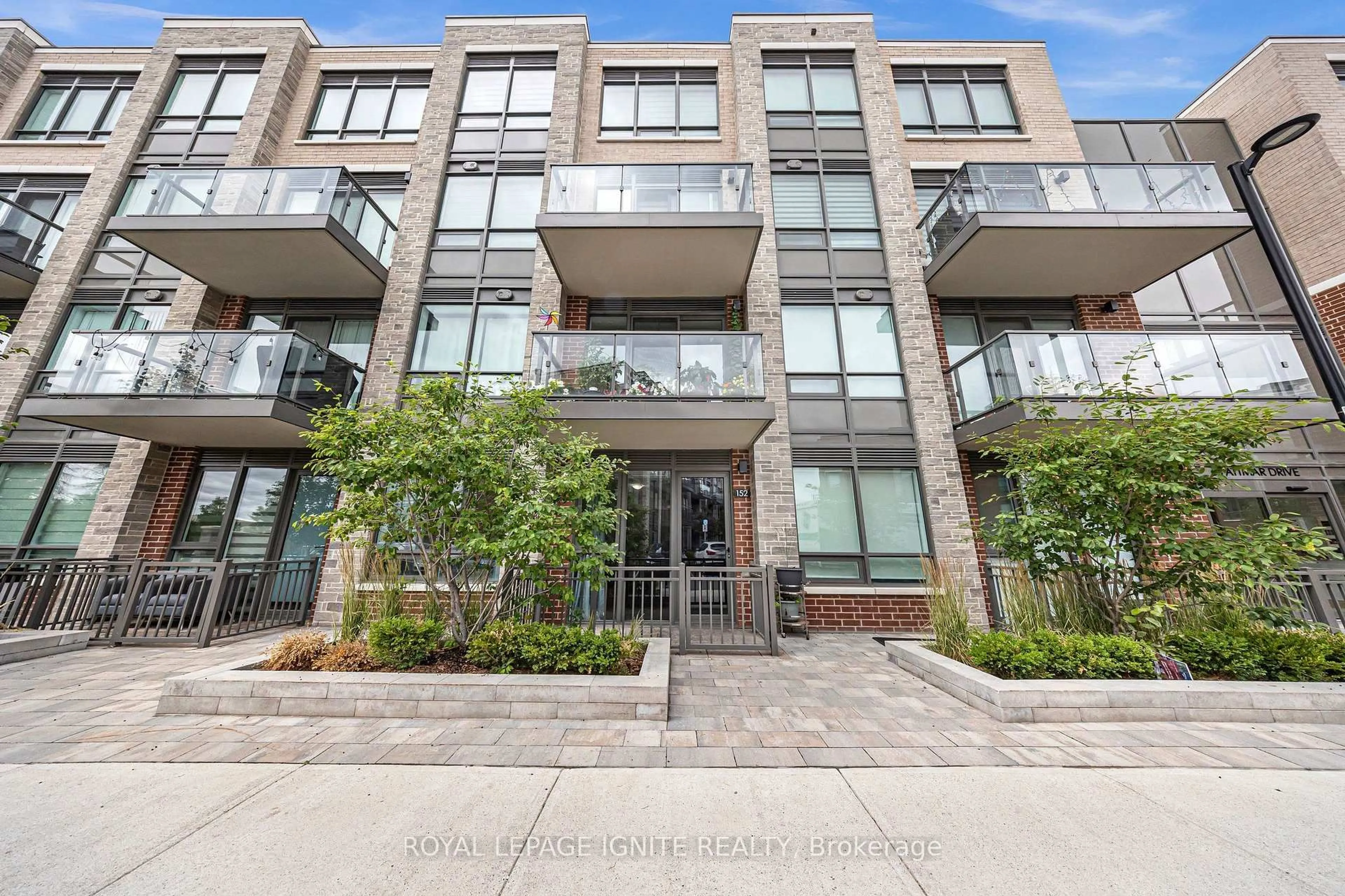 Patio, street for 65 Attmar Dr #152, Brampton Ontario L6P 0Y6