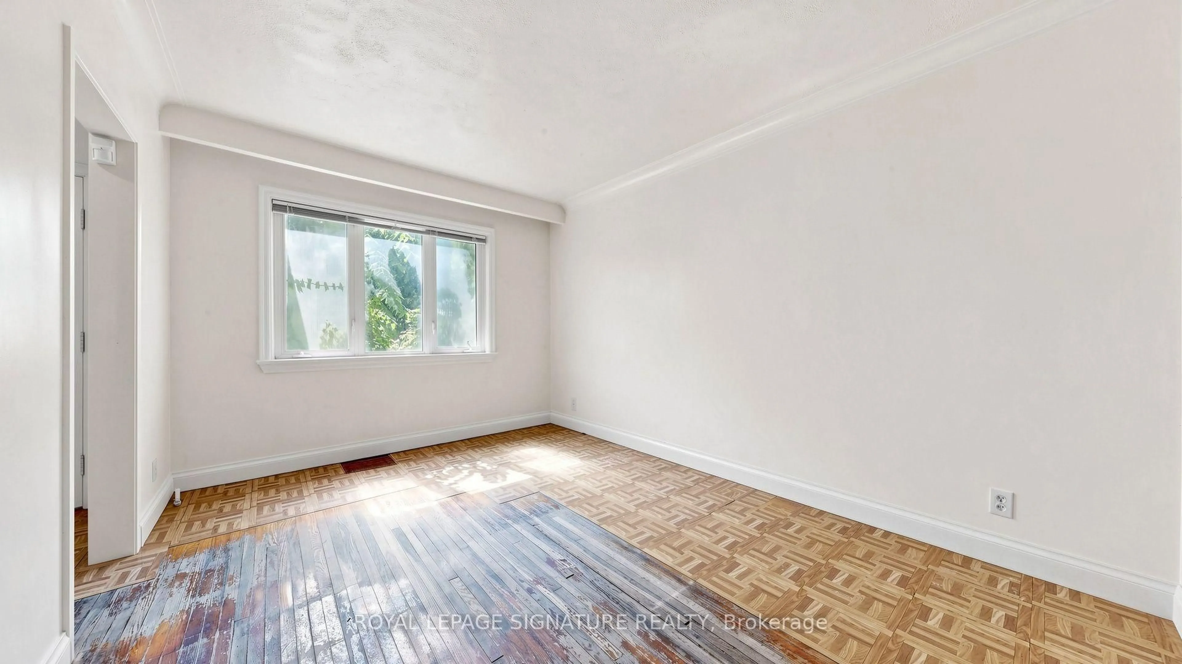A pic of a room for 18 Dunraven Dr, Toronto Ontario M6M 1H1