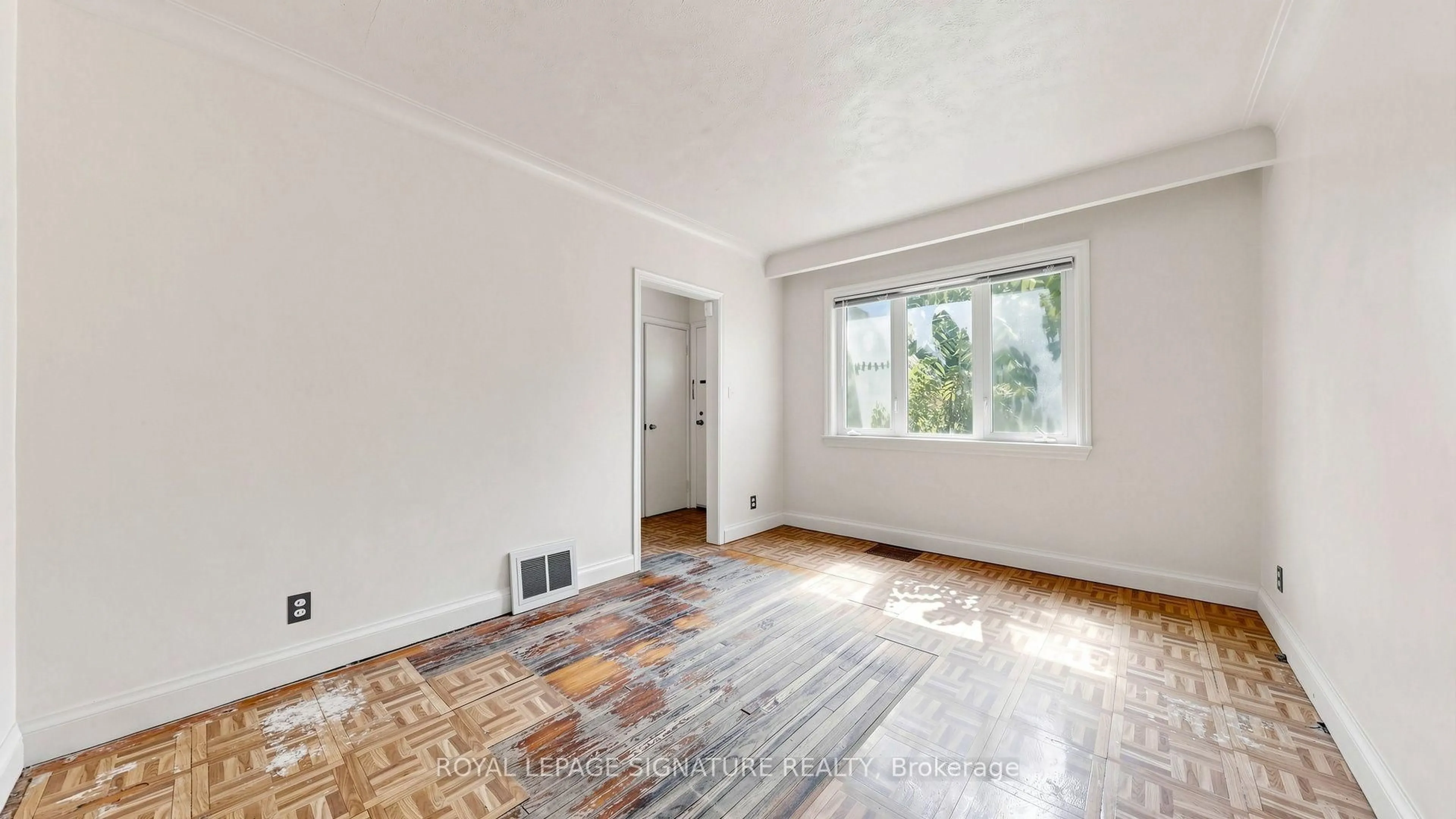 A pic of a room for 18 Dunraven Dr, Toronto Ontario M6M 1H1
