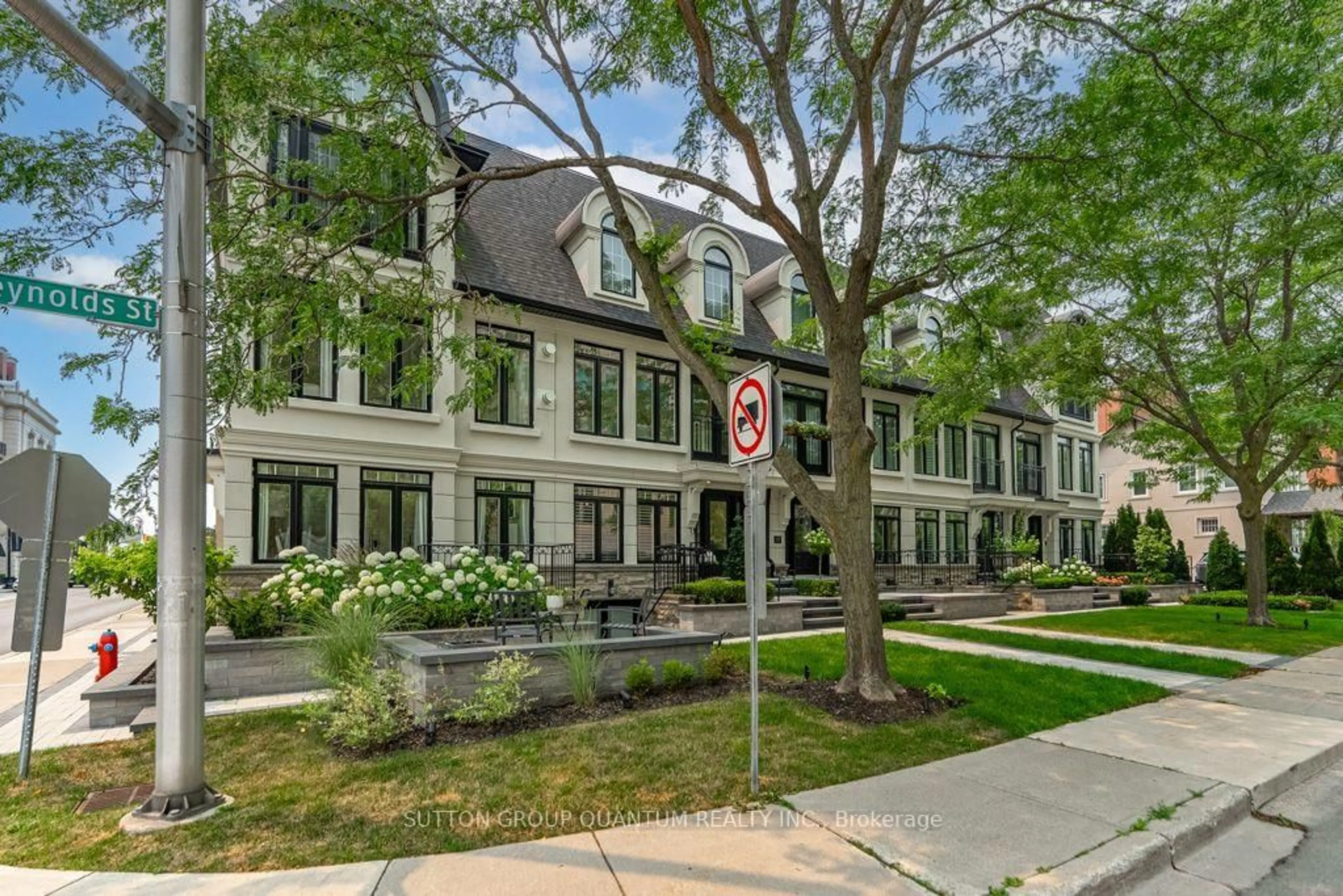 Unknown for 146 Reynolds St, Oakville Ontario L6J 3K9