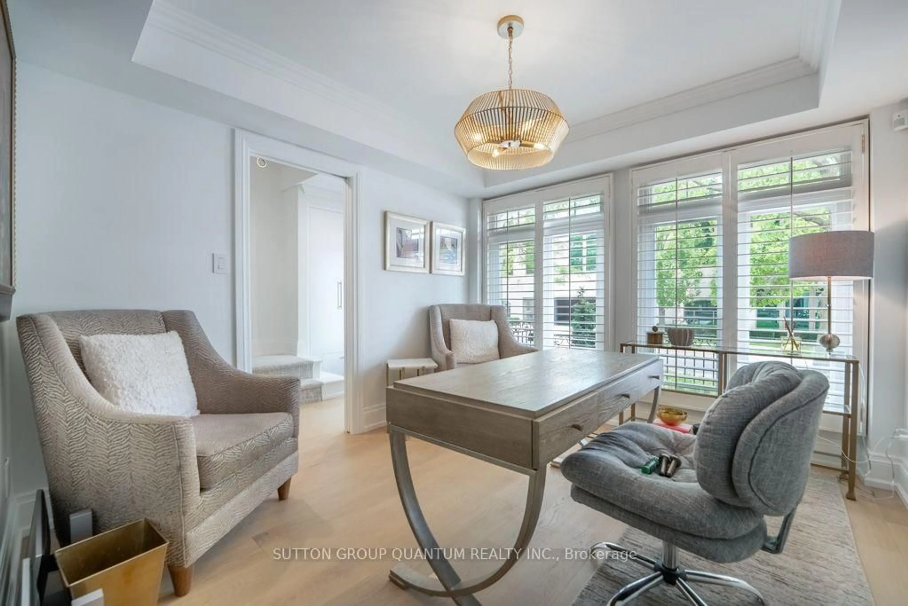 Living room with furniture, unknown for 146 Reynolds St, Oakville Ontario L6J 3K9