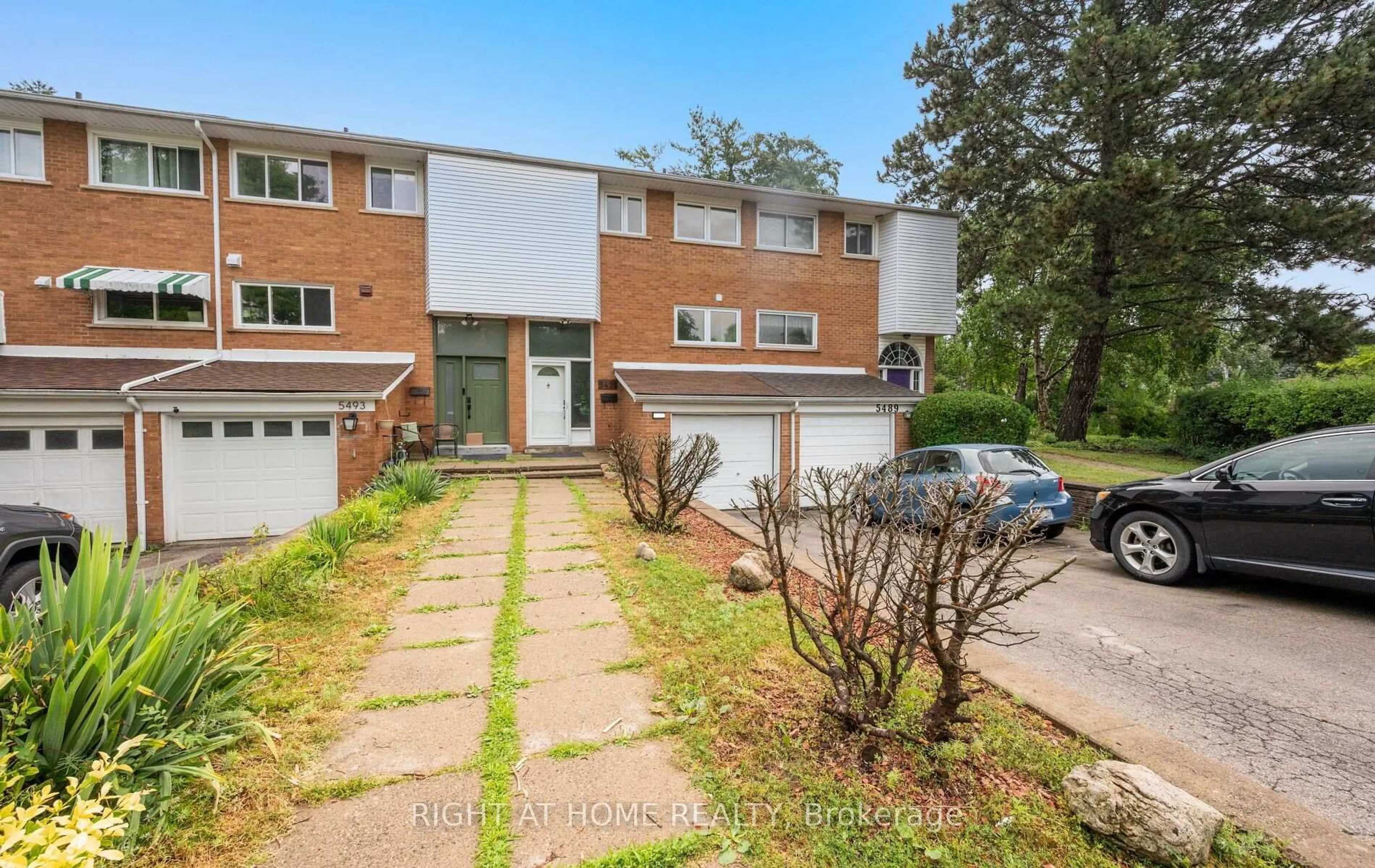 Home with brick exterior material, street for 5491 Schueller Cres, Burlington Ontario L7L 3T1