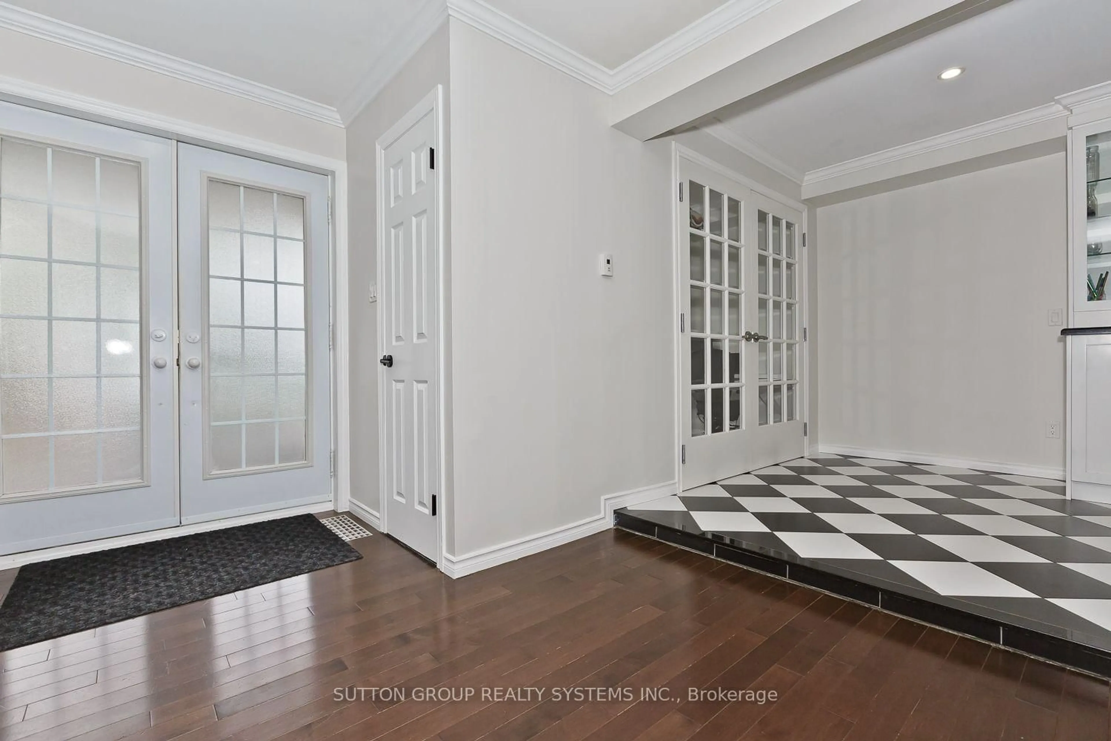 Indoor entryway for 3 Hardisty Dr, Toronto Ontario M9W 2M9