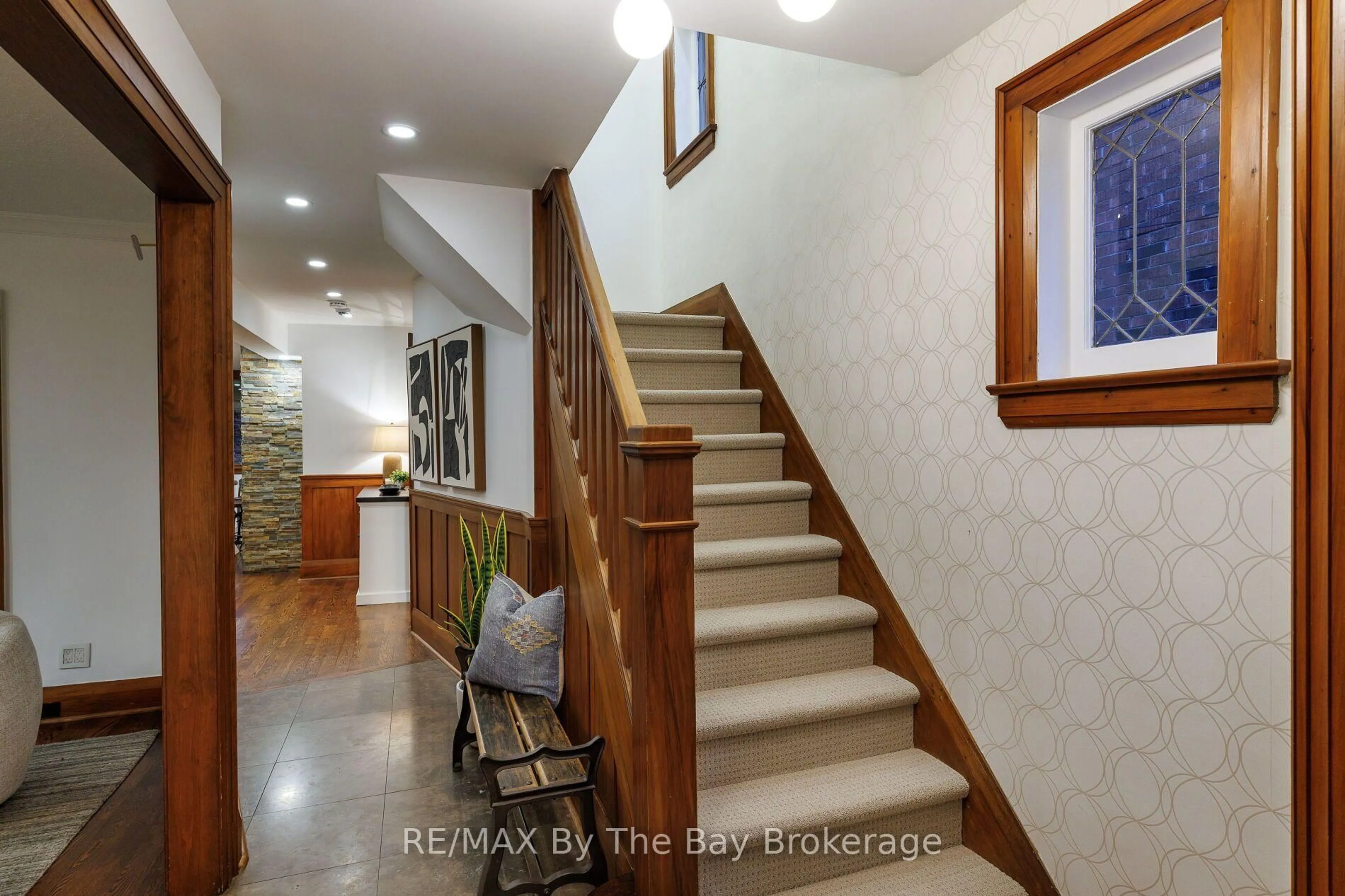 Unknown for 44 Rambert Cres, Toronto Ontario M6S 1E6