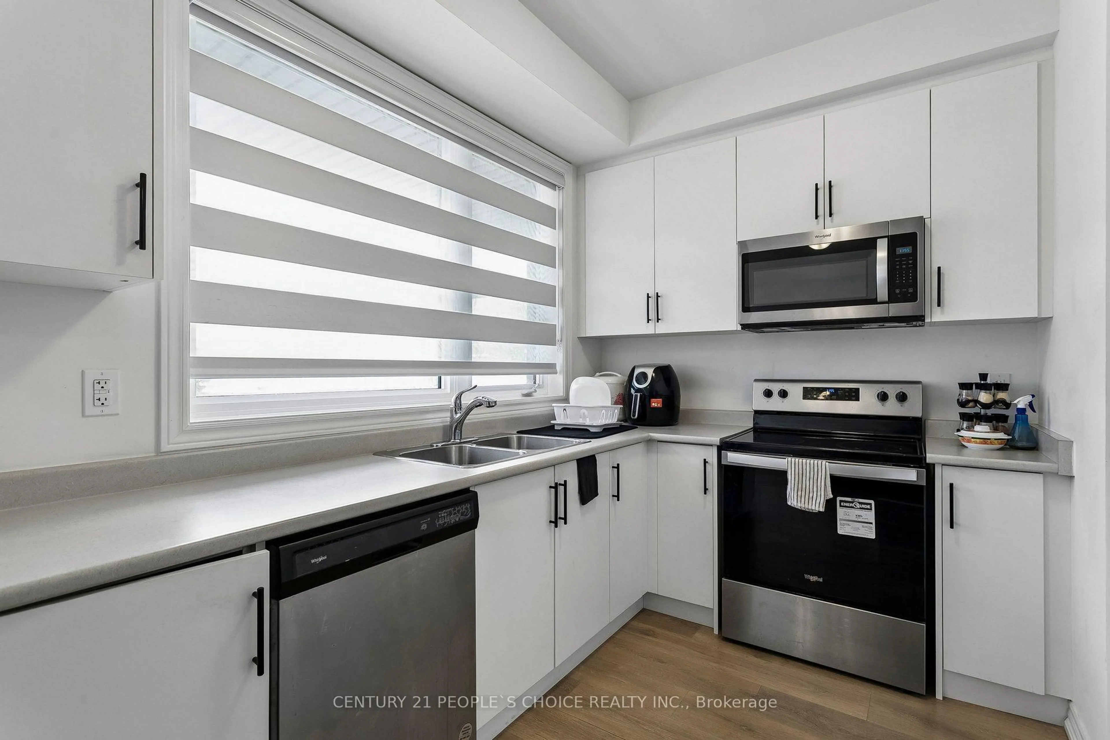 Standard kitchen, unknown for 9470 The Gore Rd #112, Brampton Ontario L6P 4P9