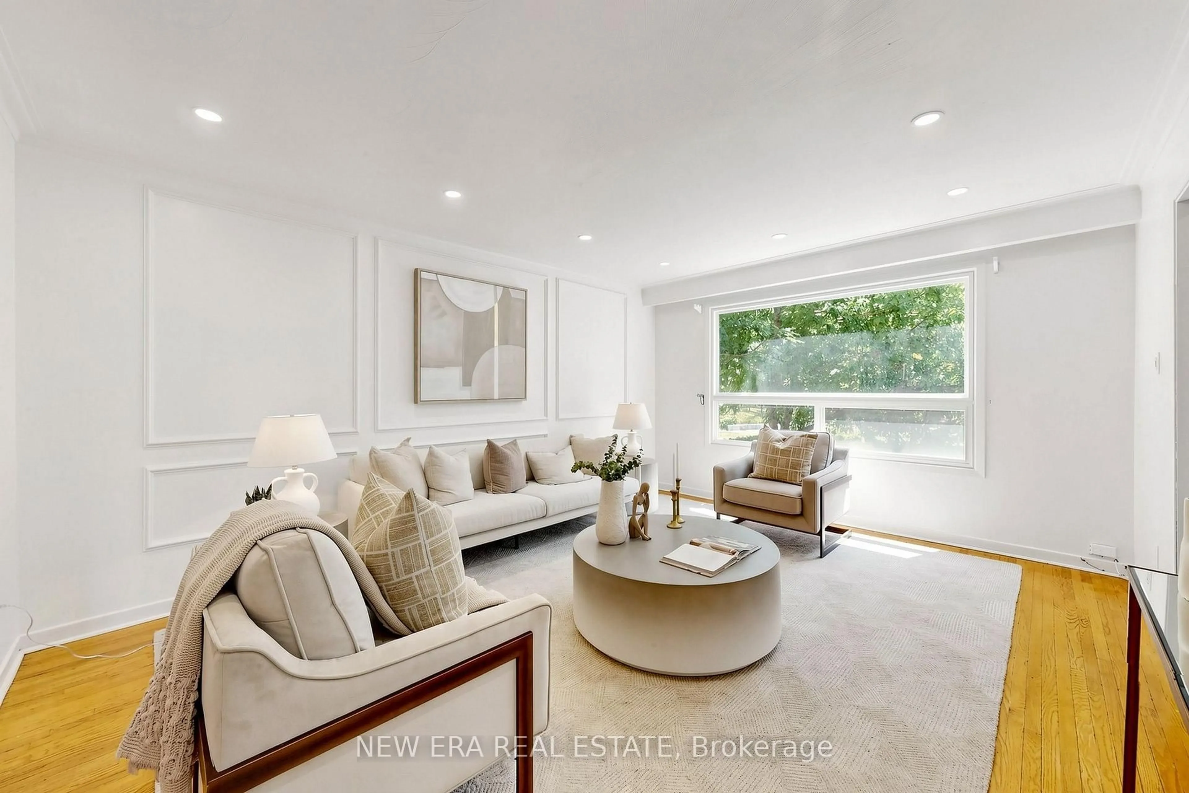 Living room with furniture, unknown for 246 Grandravine Dr, Toronto Ontario M3N 1J3
