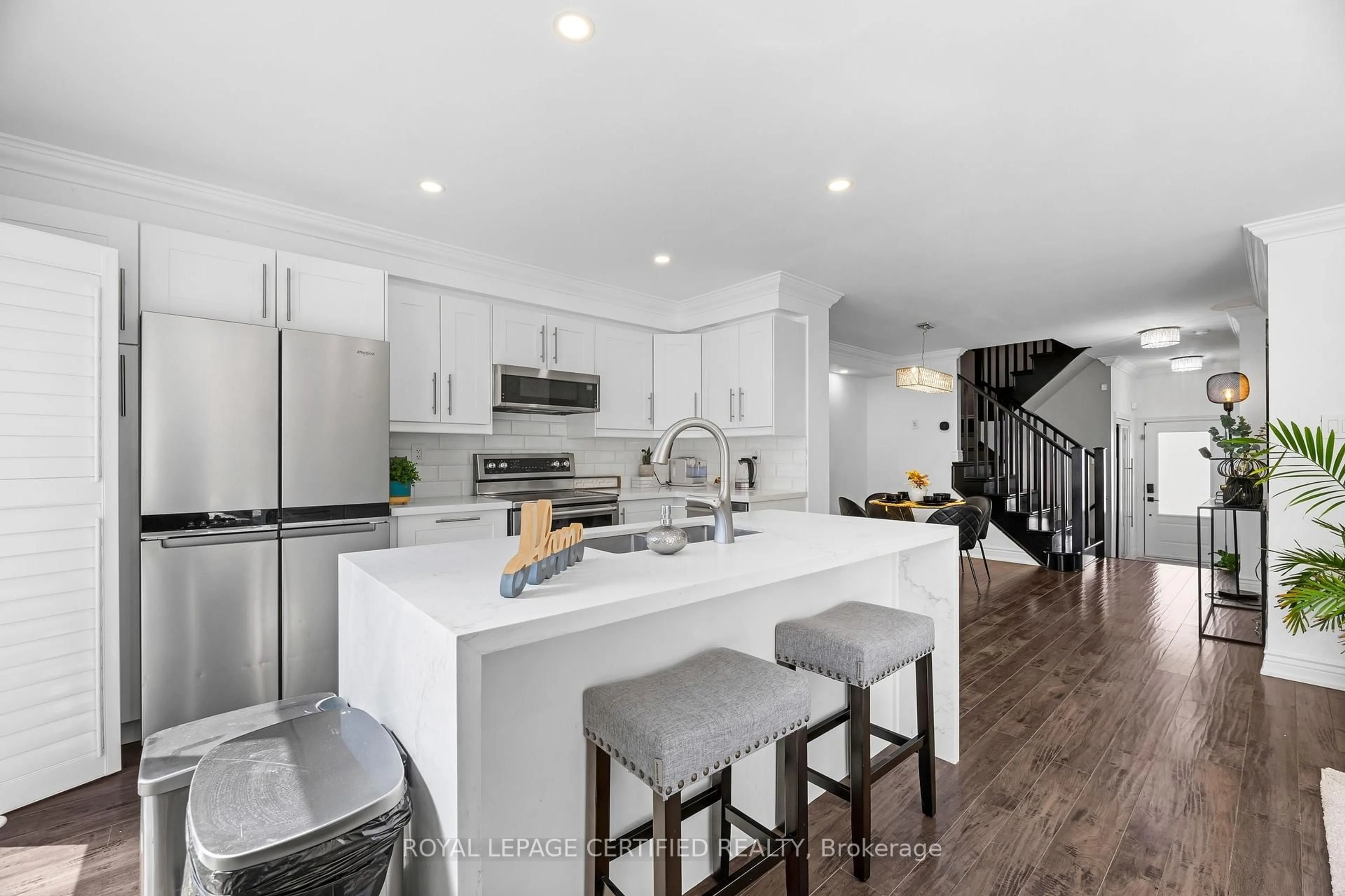 Open concept kitchen, unknown for 938 Burrows Gate, Milton Ontario L9T 0K7