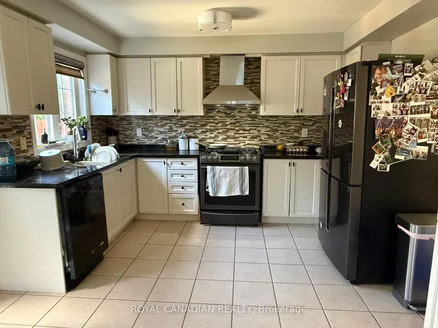 42 Cobblestone Crt, Brampton 4