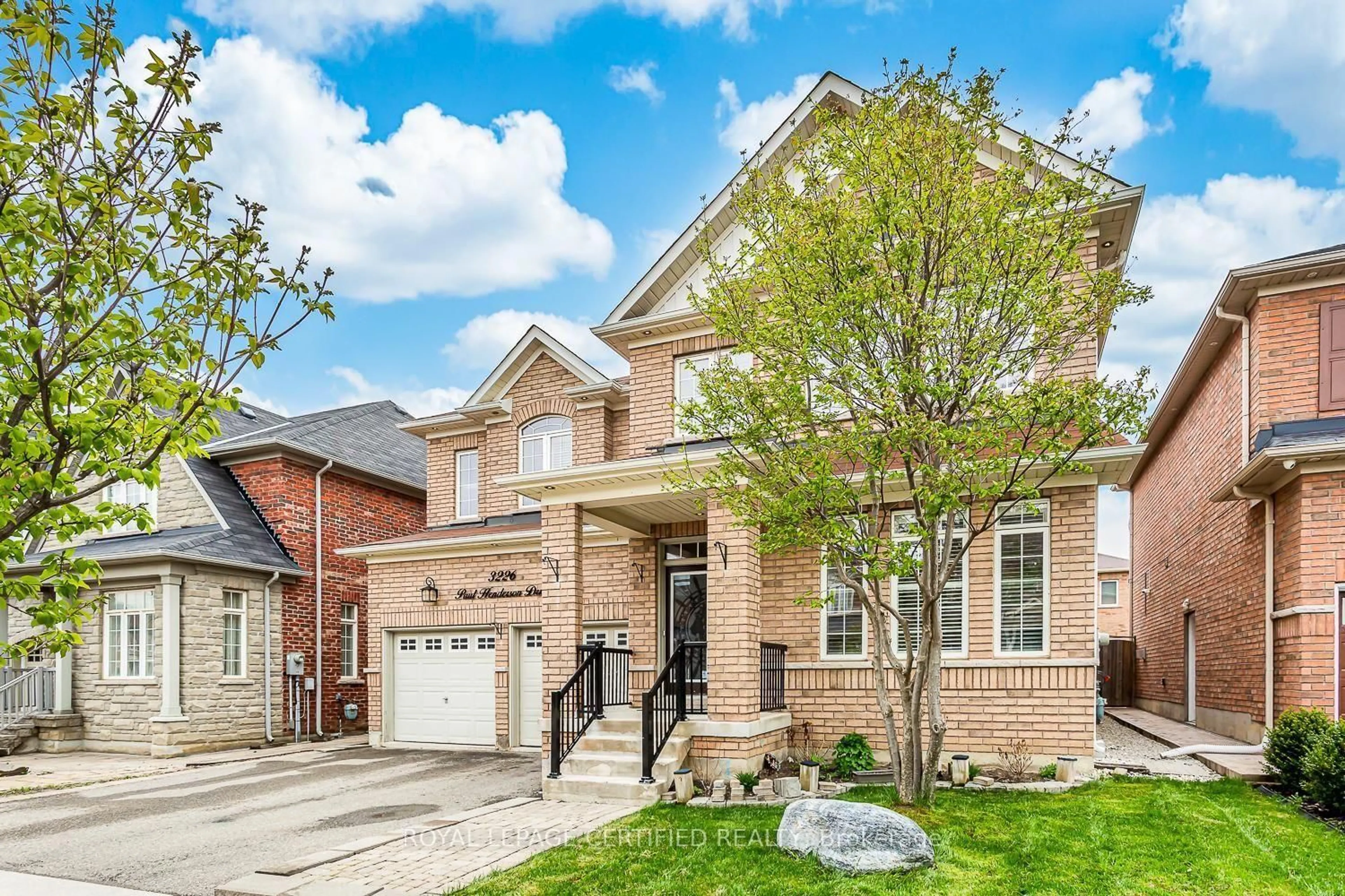Home with brick exterior material, street for 3226 Paul Henderson Dr, Mississauga Ontario L5M 0H3