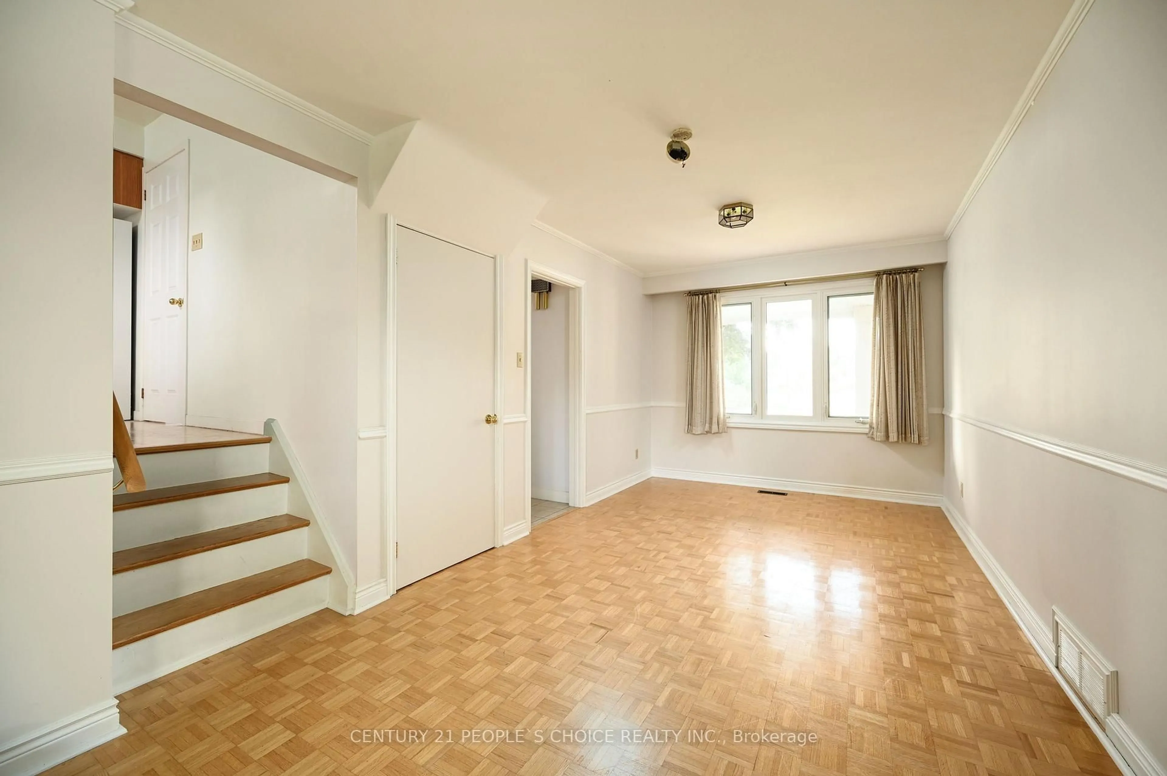 A pic of a room for 2132 Hixon St, Oakville Ontario L6L 1T4