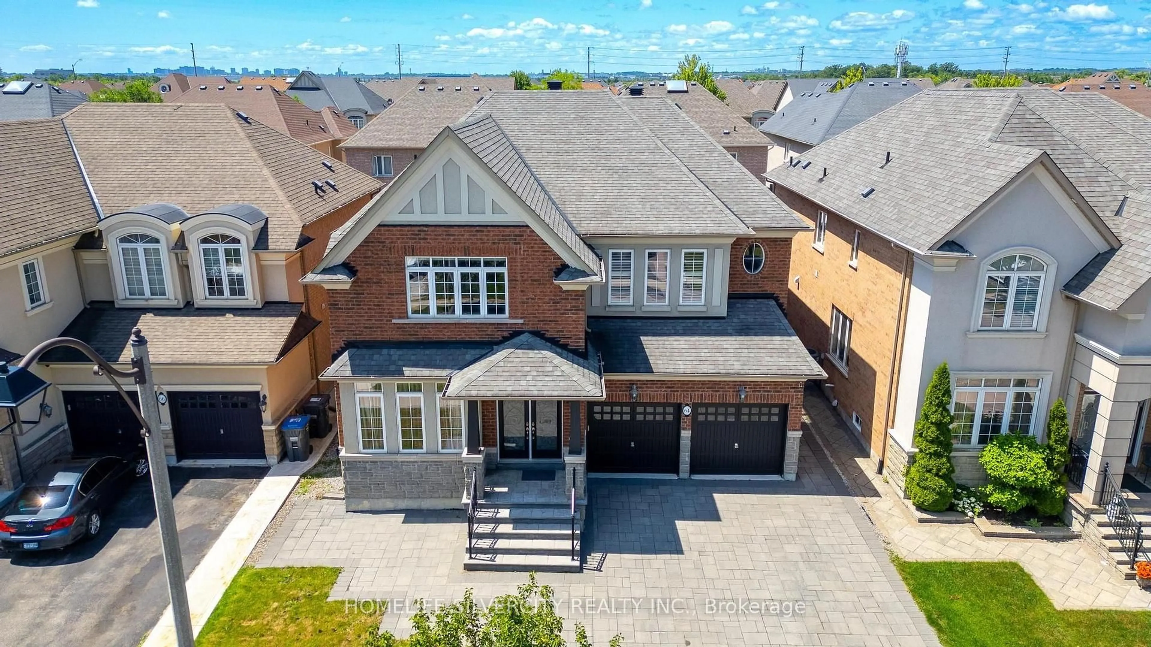 A pic from outside/outdoor area/front of a property/back of a property/a pic from drone, street for 64 Scotchmere Cres, Brampton Ontario L6P 3A6