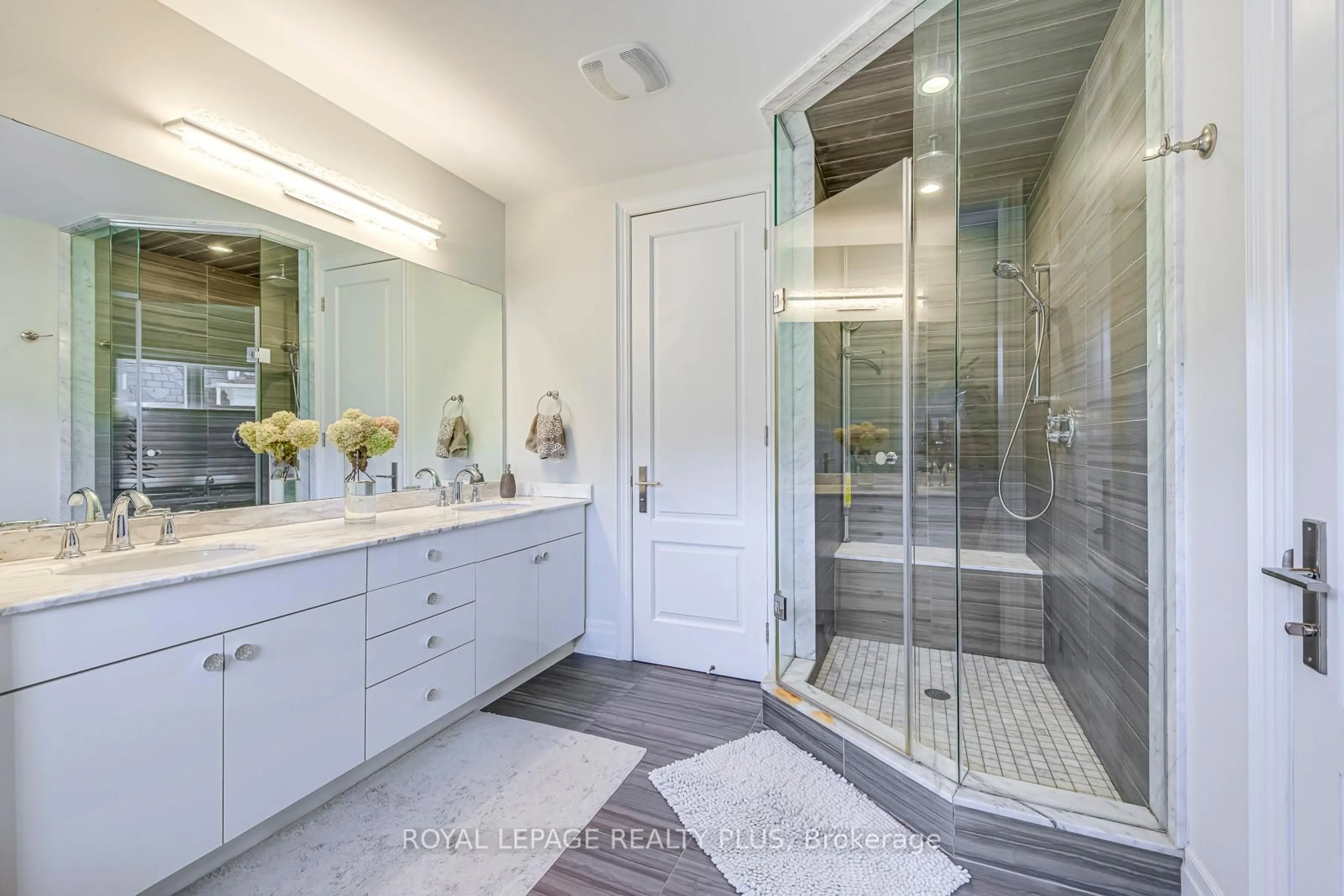 Contemporary bathroom, ceramic/tile floor for 221 Hanover St, Oakville Ontario L6K 0G9