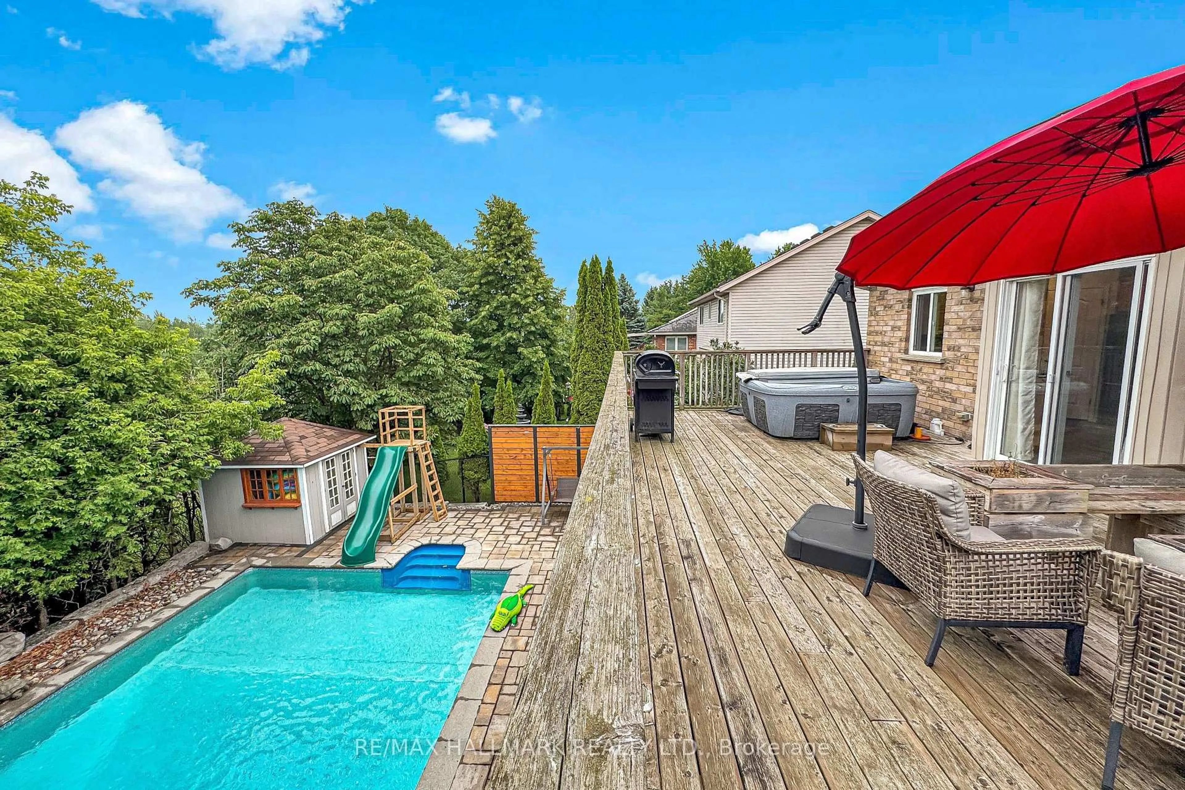 Pool for 71 Hunter Rd, Orangeville Ontario L9W 5C5