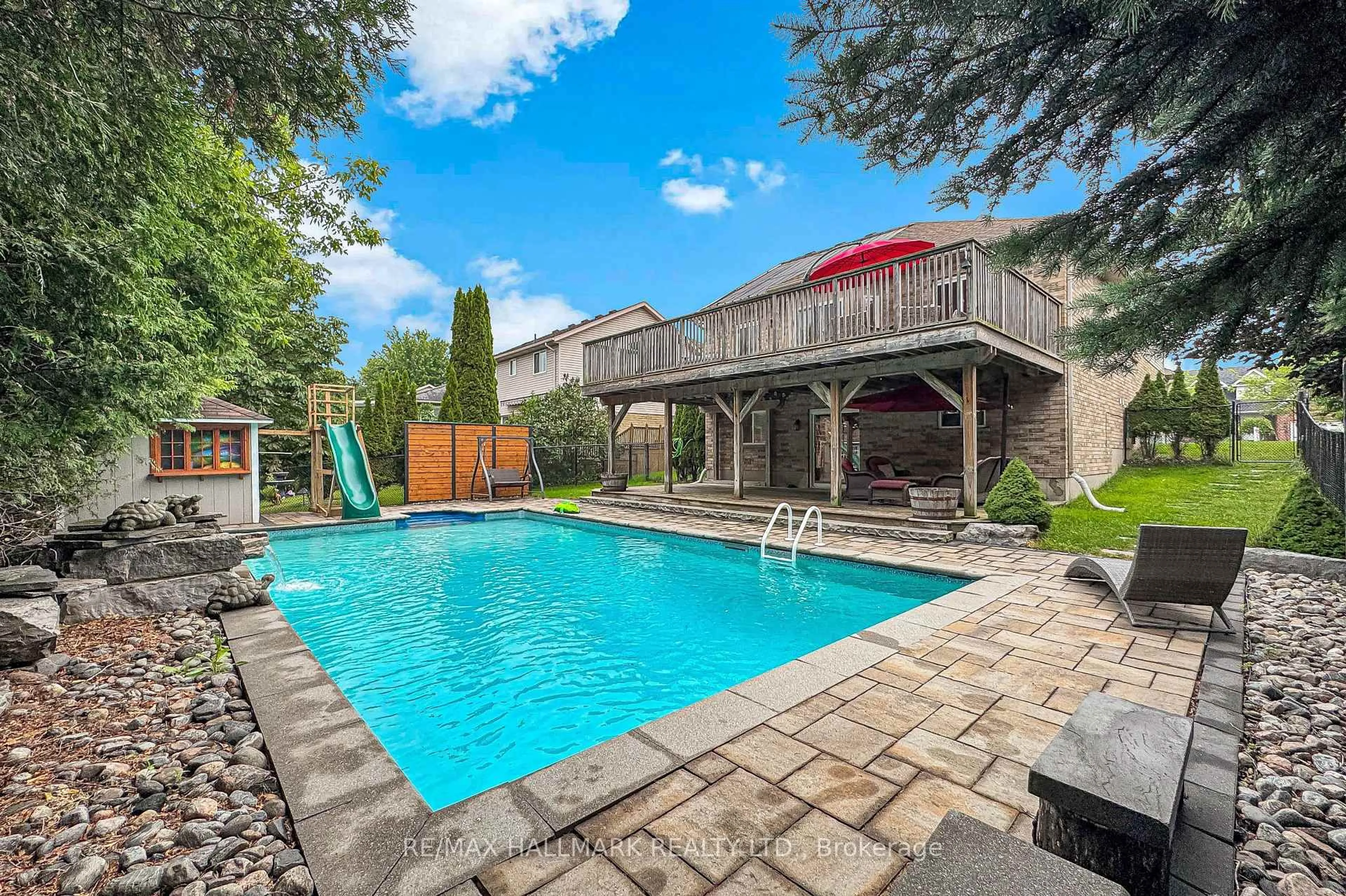 Pool for 71 Hunter Rd, Orangeville Ontario L9W 5C5