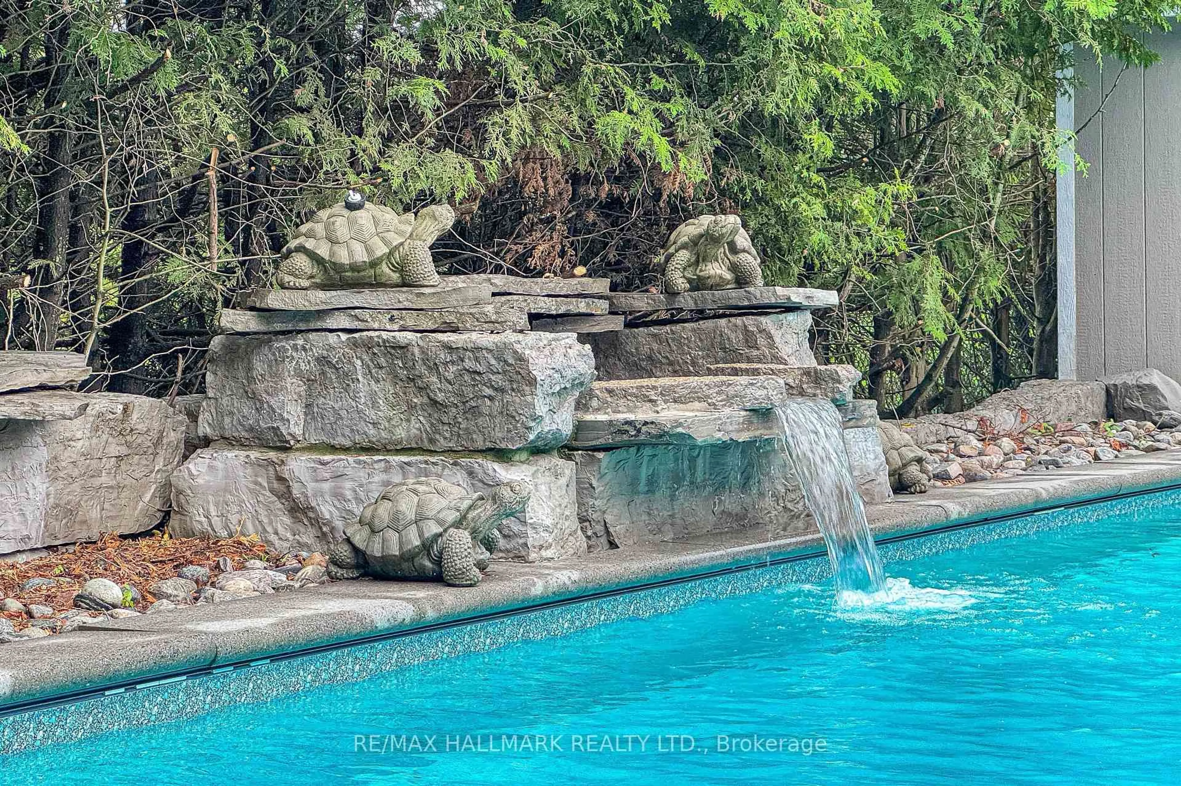Pool for 71 Hunter Rd, Orangeville Ontario L9W 5C5