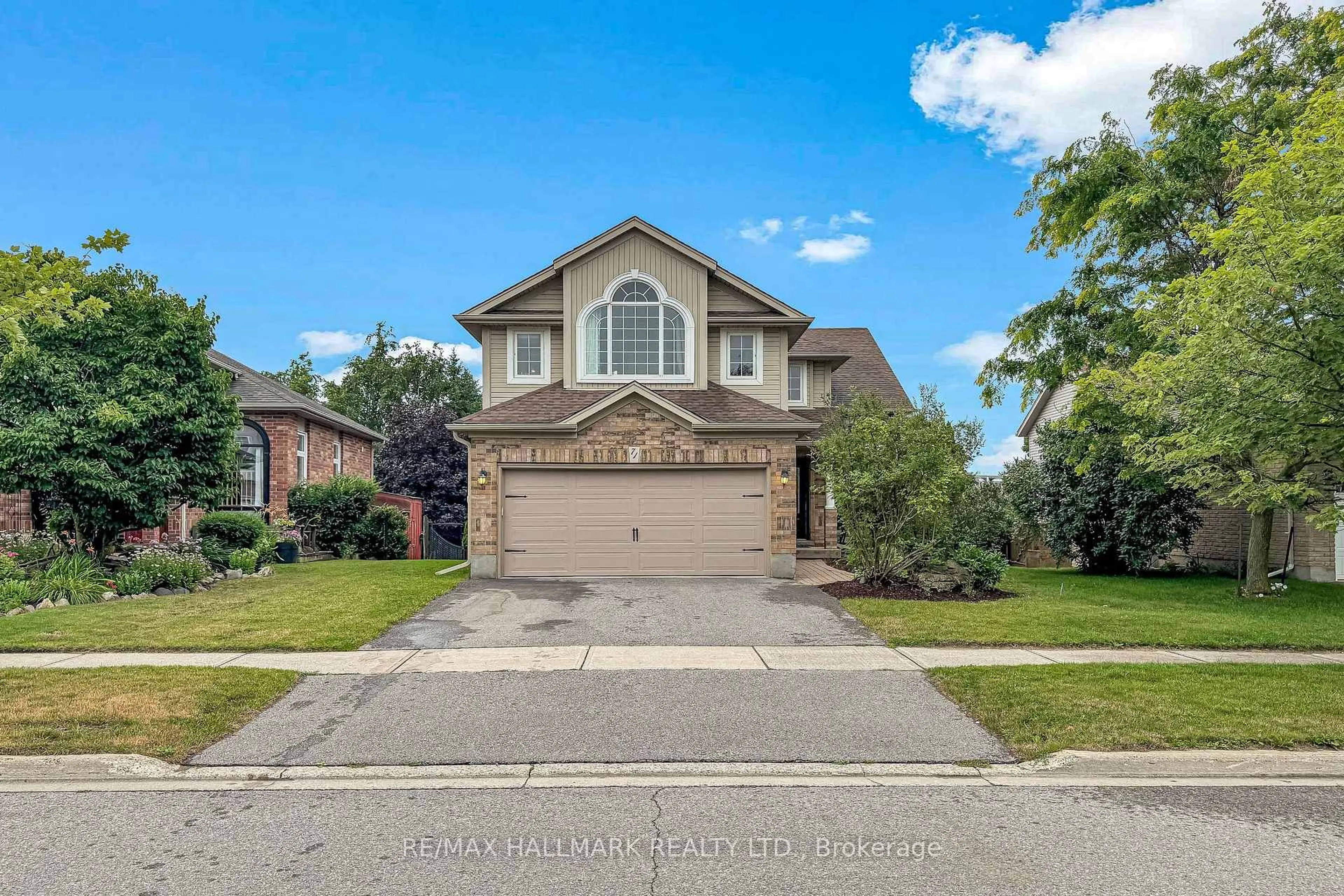 Home with brick exterior material, street for 71 Hunter Rd, Orangeville Ontario L9W 5C5