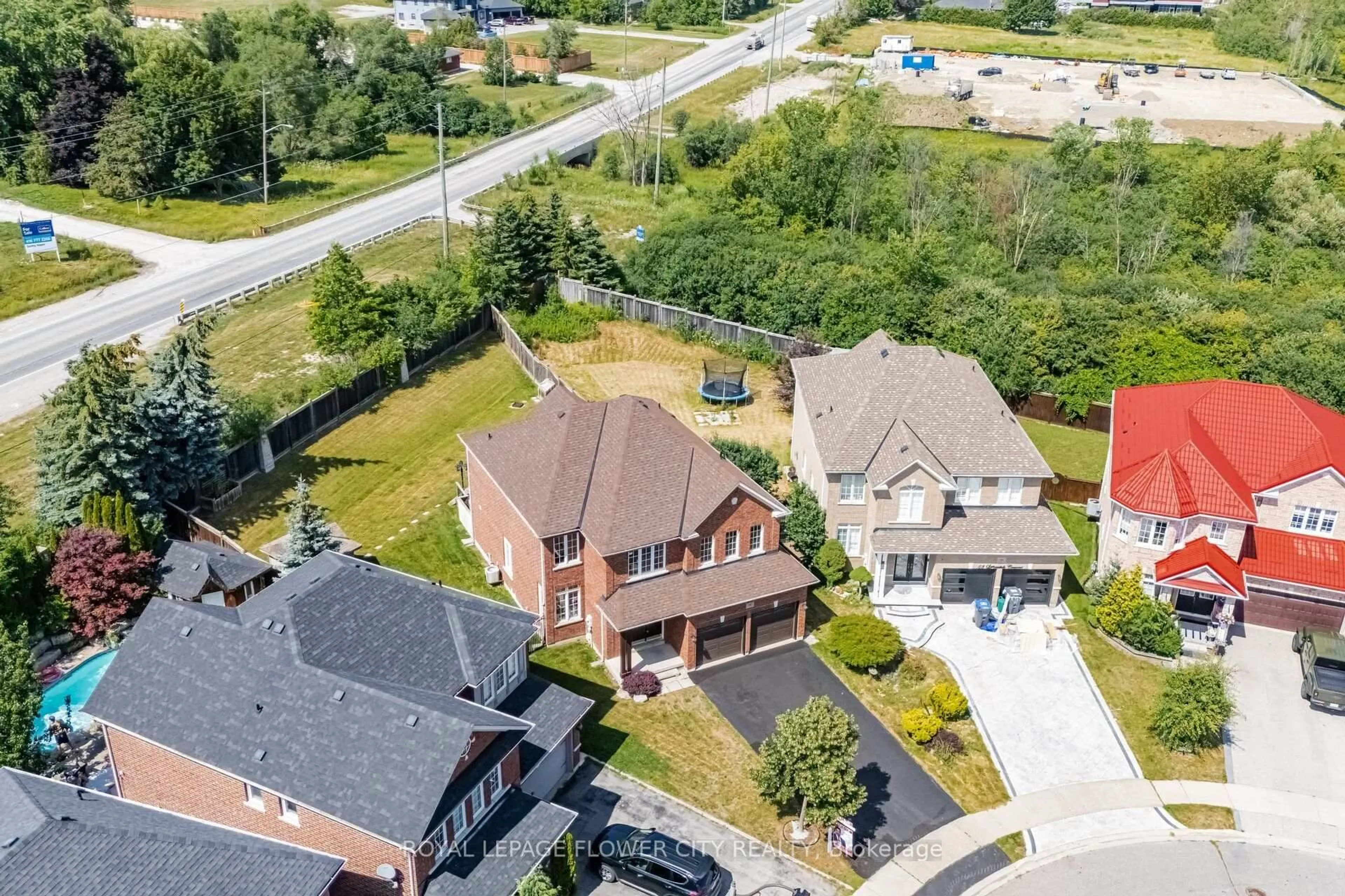 A pic from outside/outdoor area/front of a property/back of a property/a pic from drone, street for 56 Laurentide Cres, Brampton Ontario L6P 1Y4