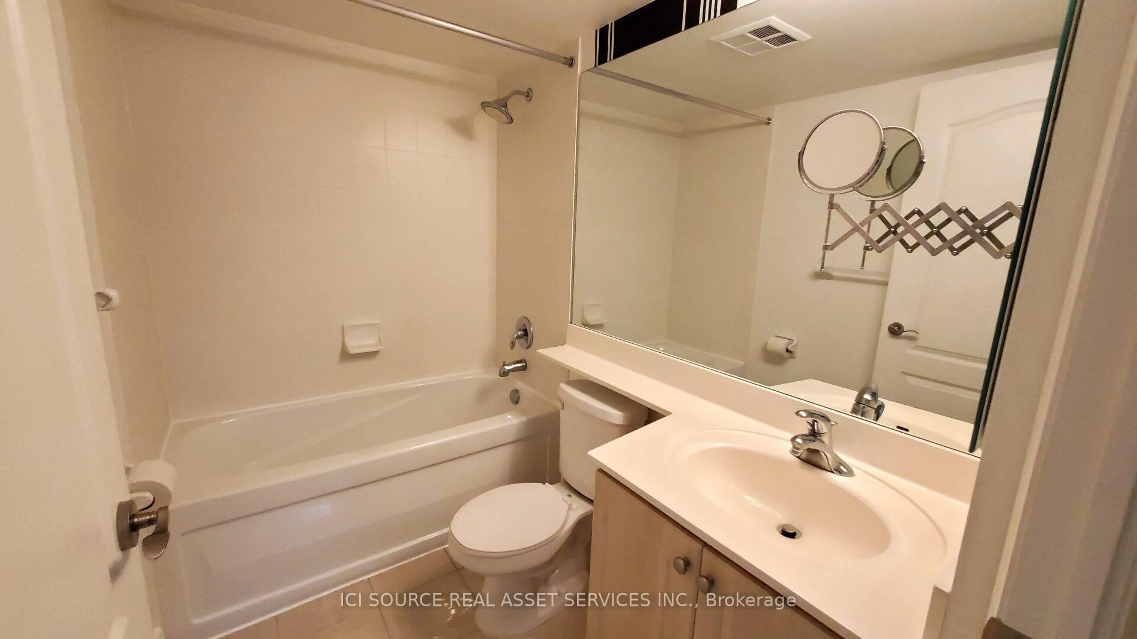 Standard bathroom, ceramic/tile floor for 2119 Lake Shore Blvd #316, Toronto Ontario M8V 4E8