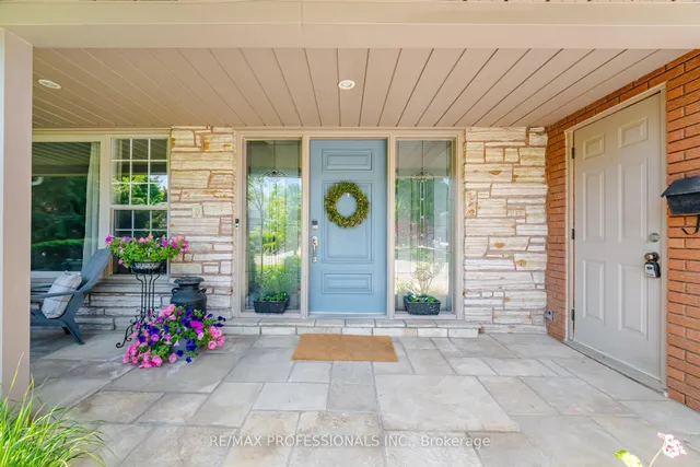16 Cherry Post Cres, Toronto 5