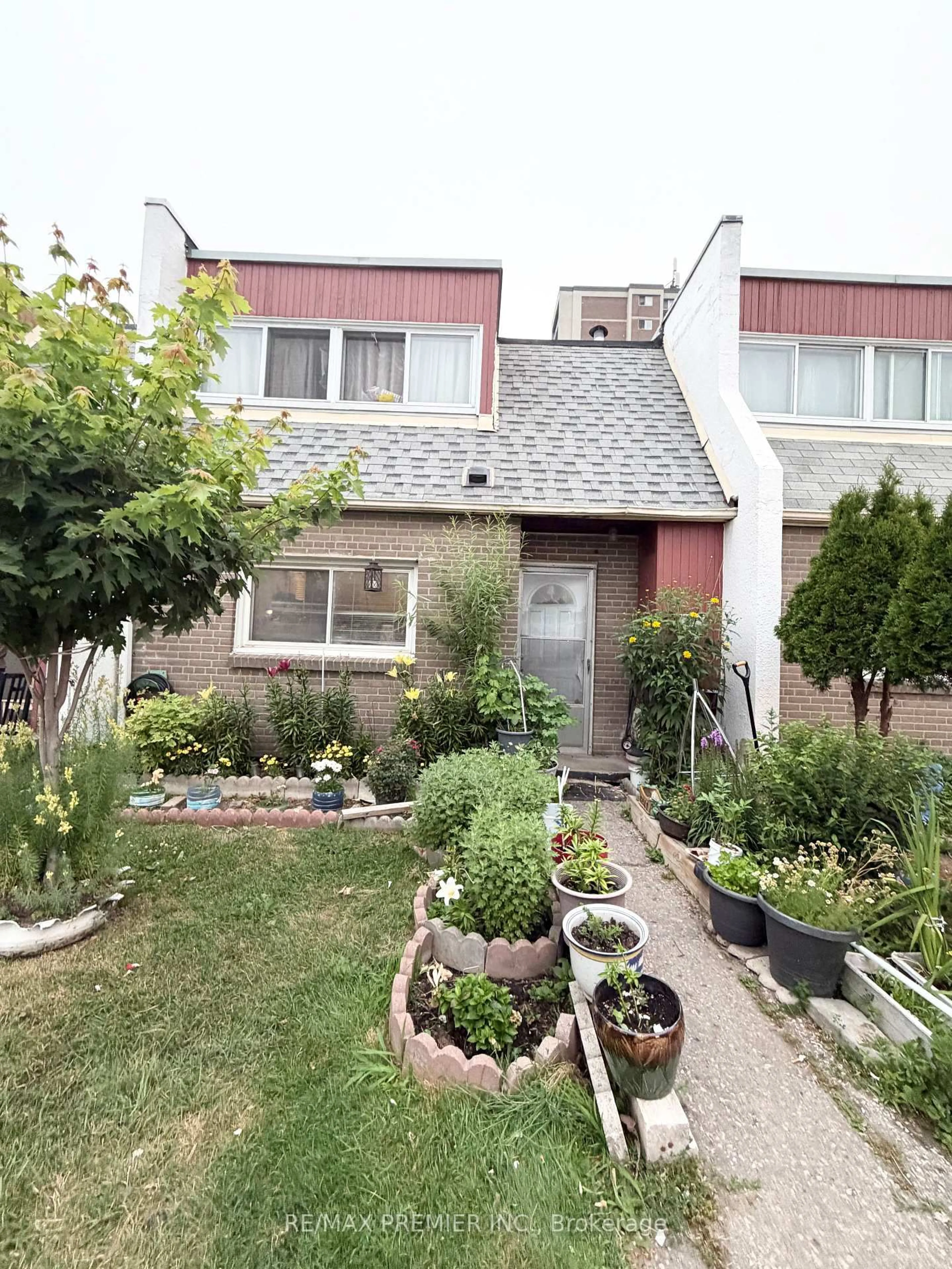 Unknown for 2901 Jane St #52, Toronto Ontario M3N 2J8
